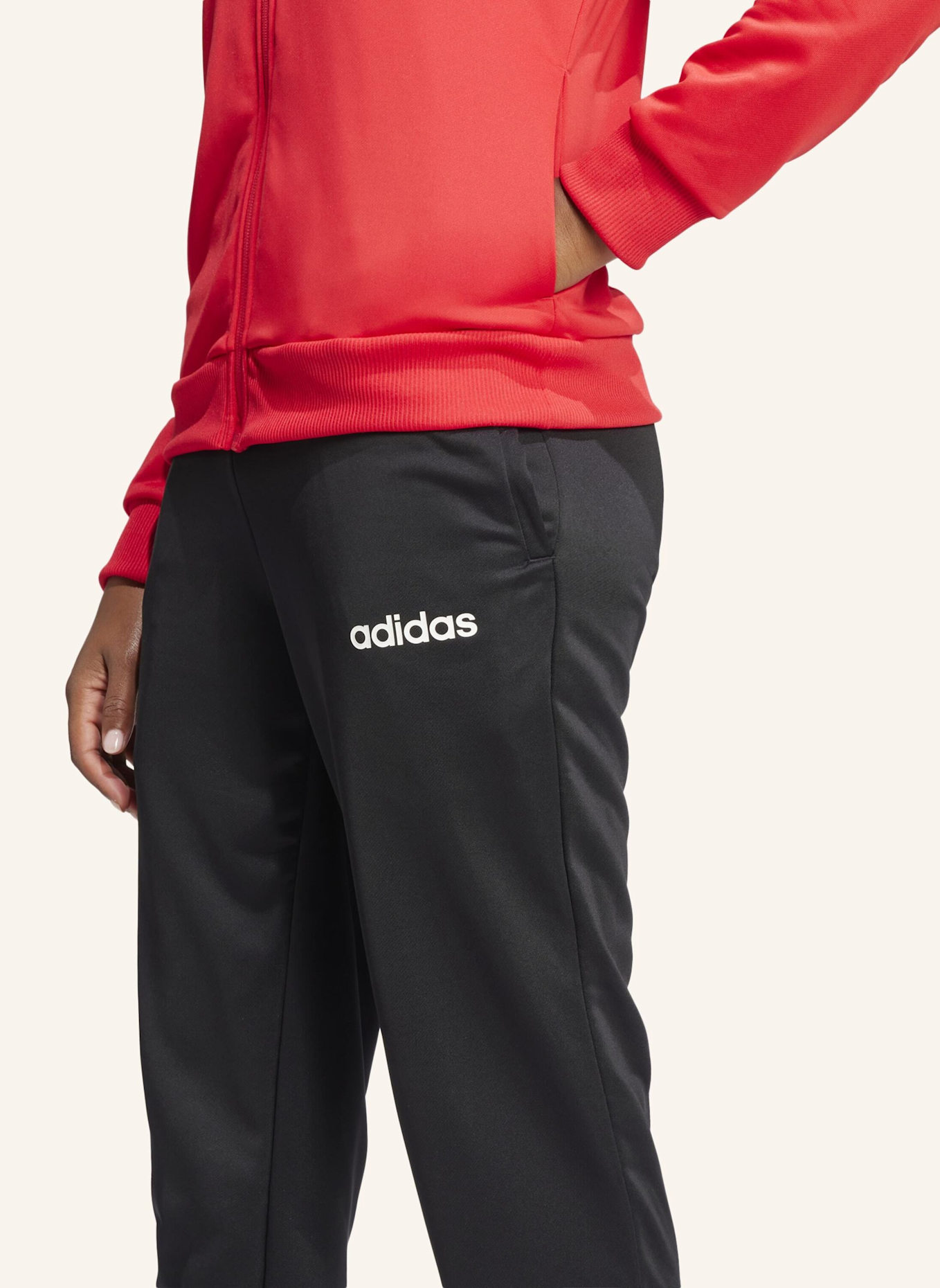 adidas ESSENTIALS LINEAR TRAININGSANZUG: ROT