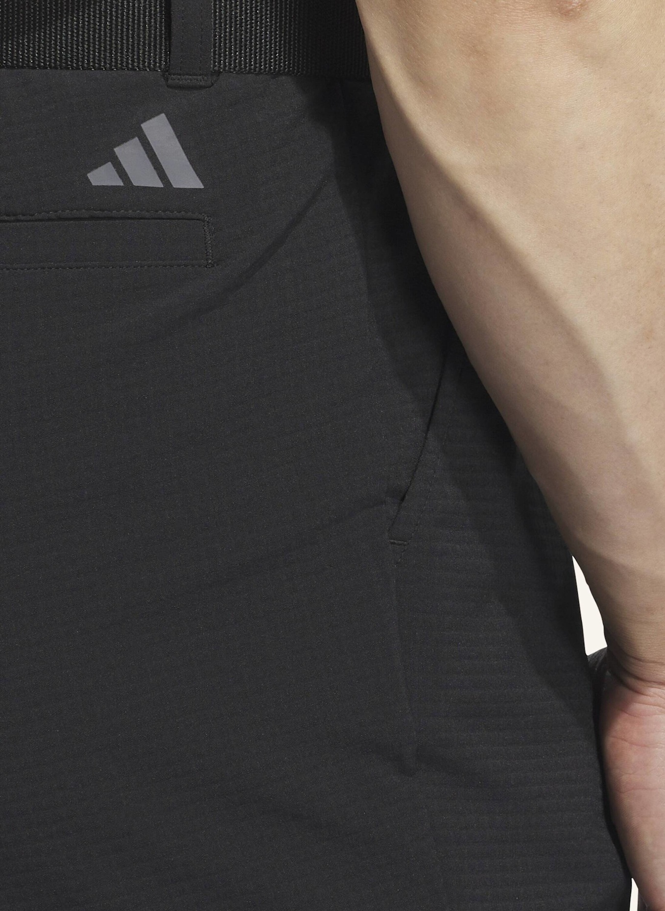 adidas ULTIMATE365 PLEATED GOLFSHORTS: SCHWARZ