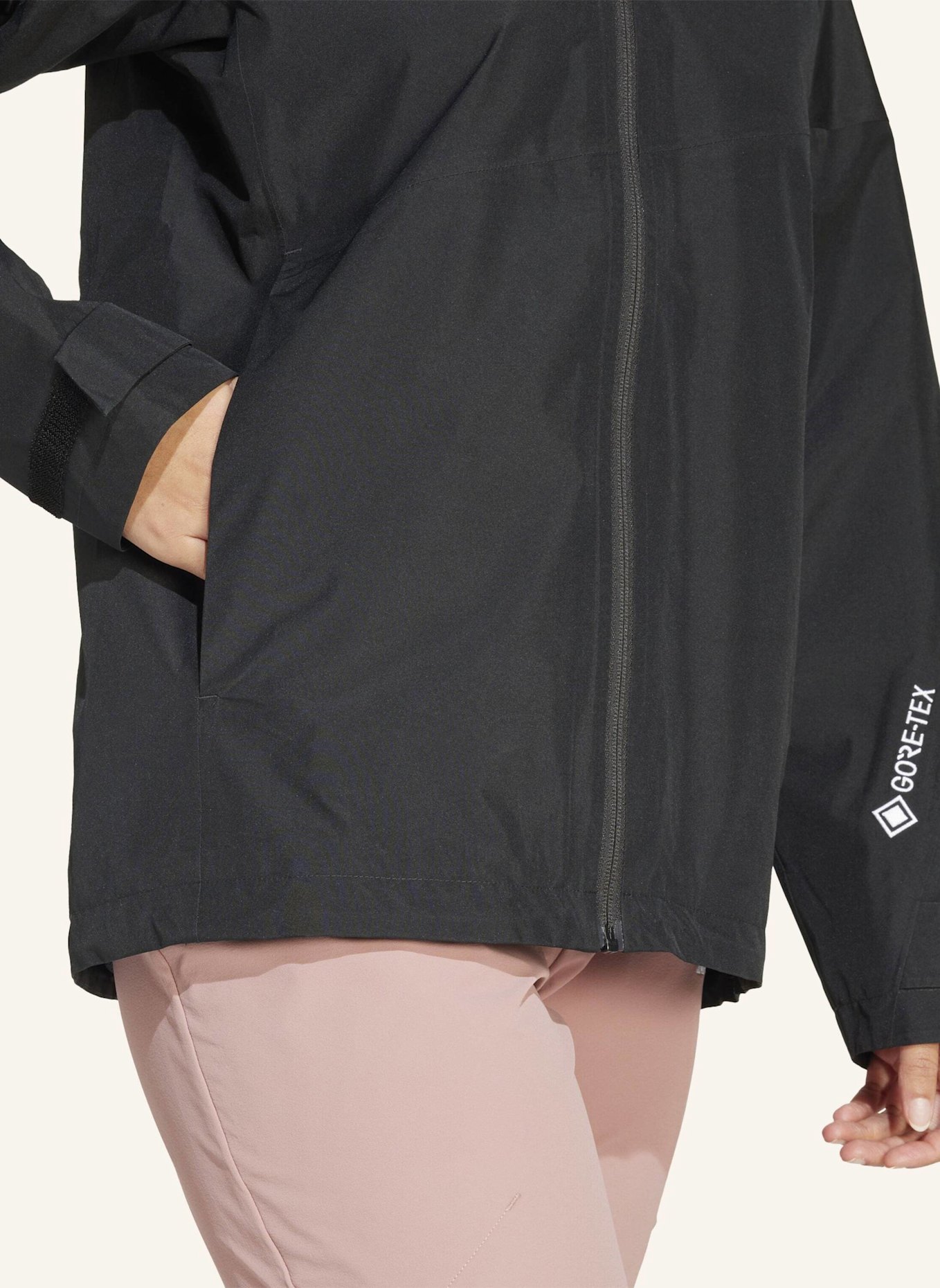 adidas TERREX Funktionsjacke TERREX XPERIOR 2LAYER GORE-TEX PERFORMANCE: SCHWARZ