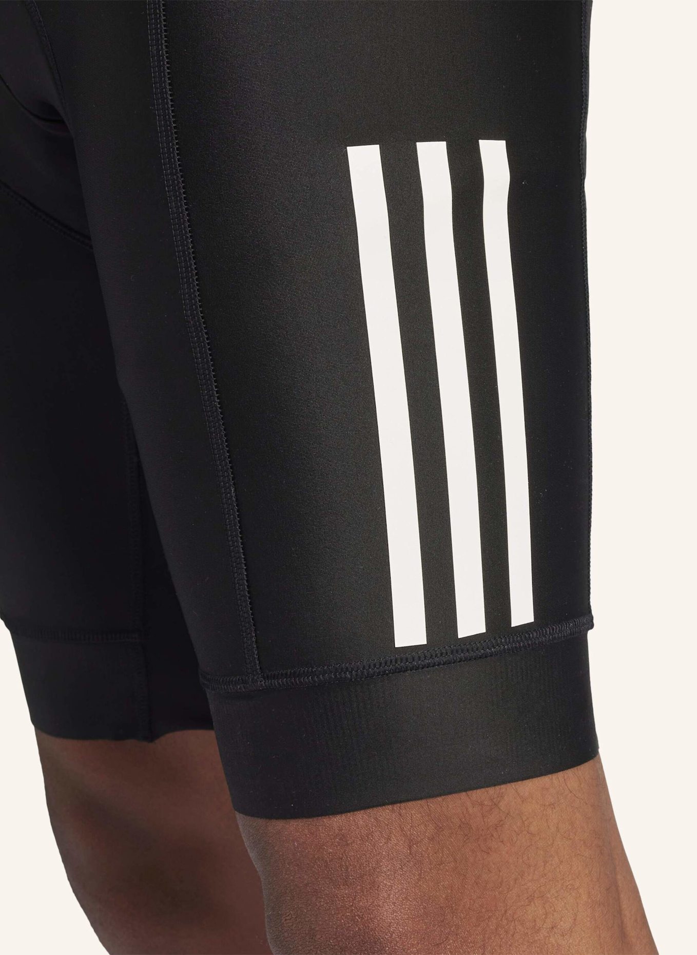 adidas ESSENTIALS 3-STREIFEN PADDED CYCLING SHORTS: SCHWARZ