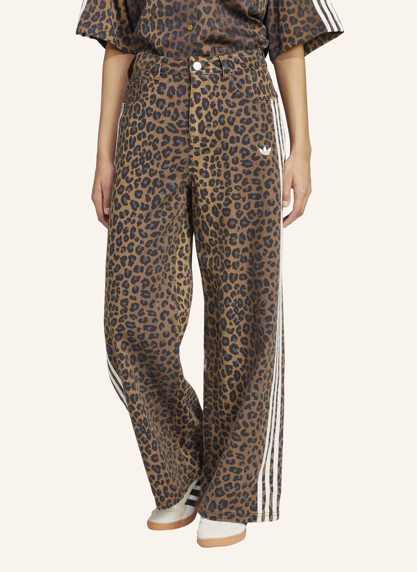 adidas Originals Flared Jeans: BRAUN