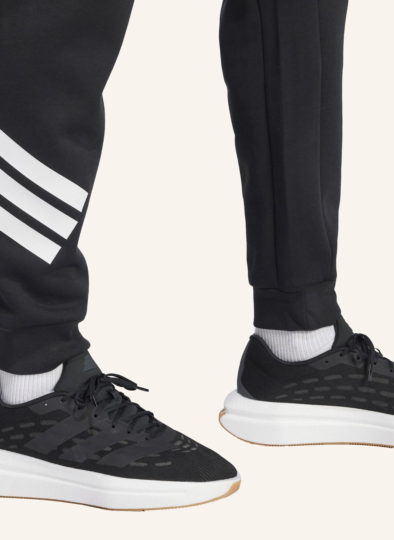 adidas Sweatpants: SCHWARZ