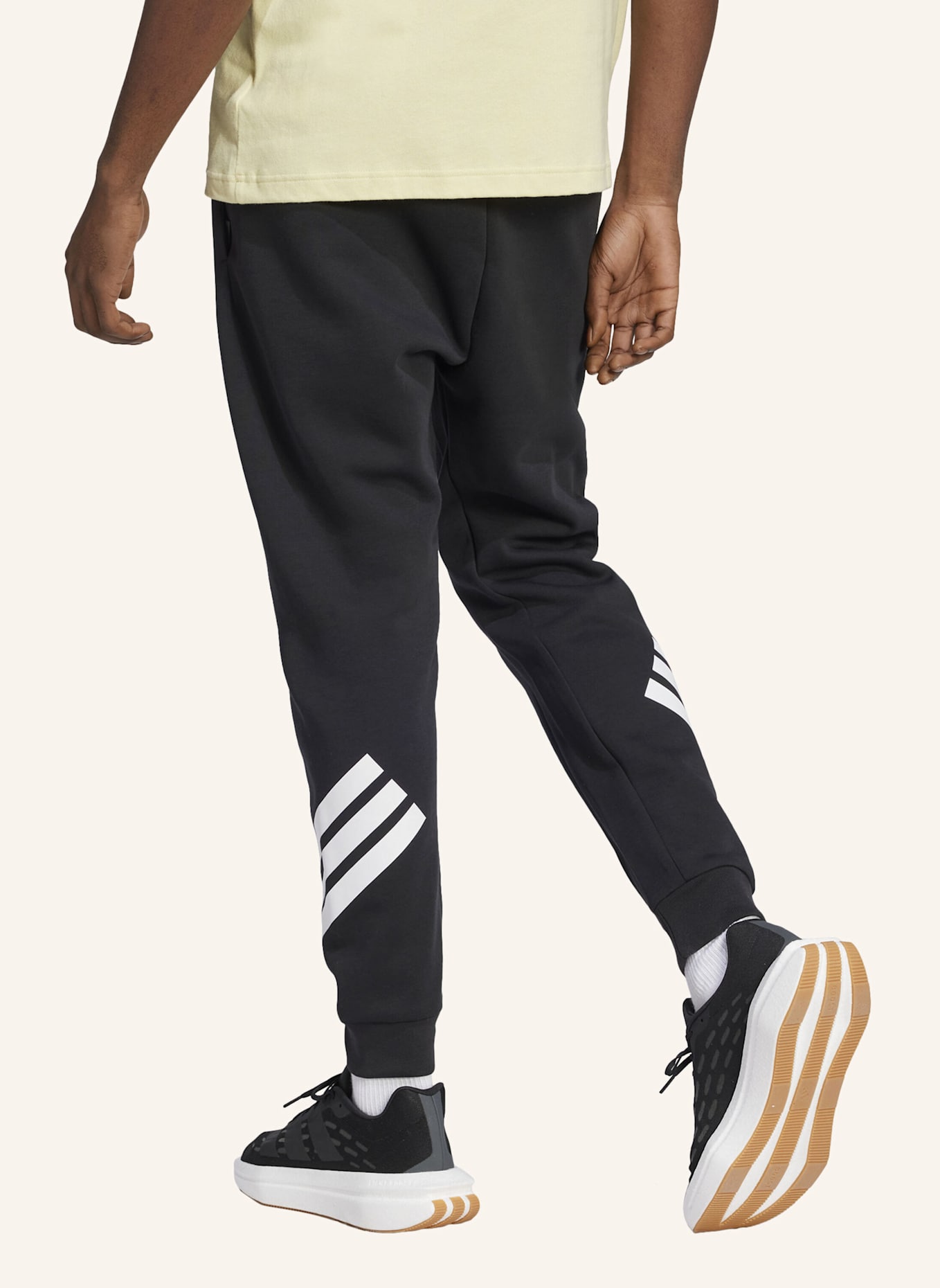 adidas Sweatpants: SCHWARZ