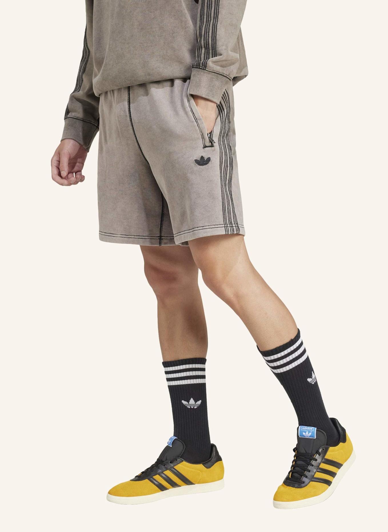 adidas Originals PREMIUM ESSENTIALS RETRO WASHED SHORTS: GRAU