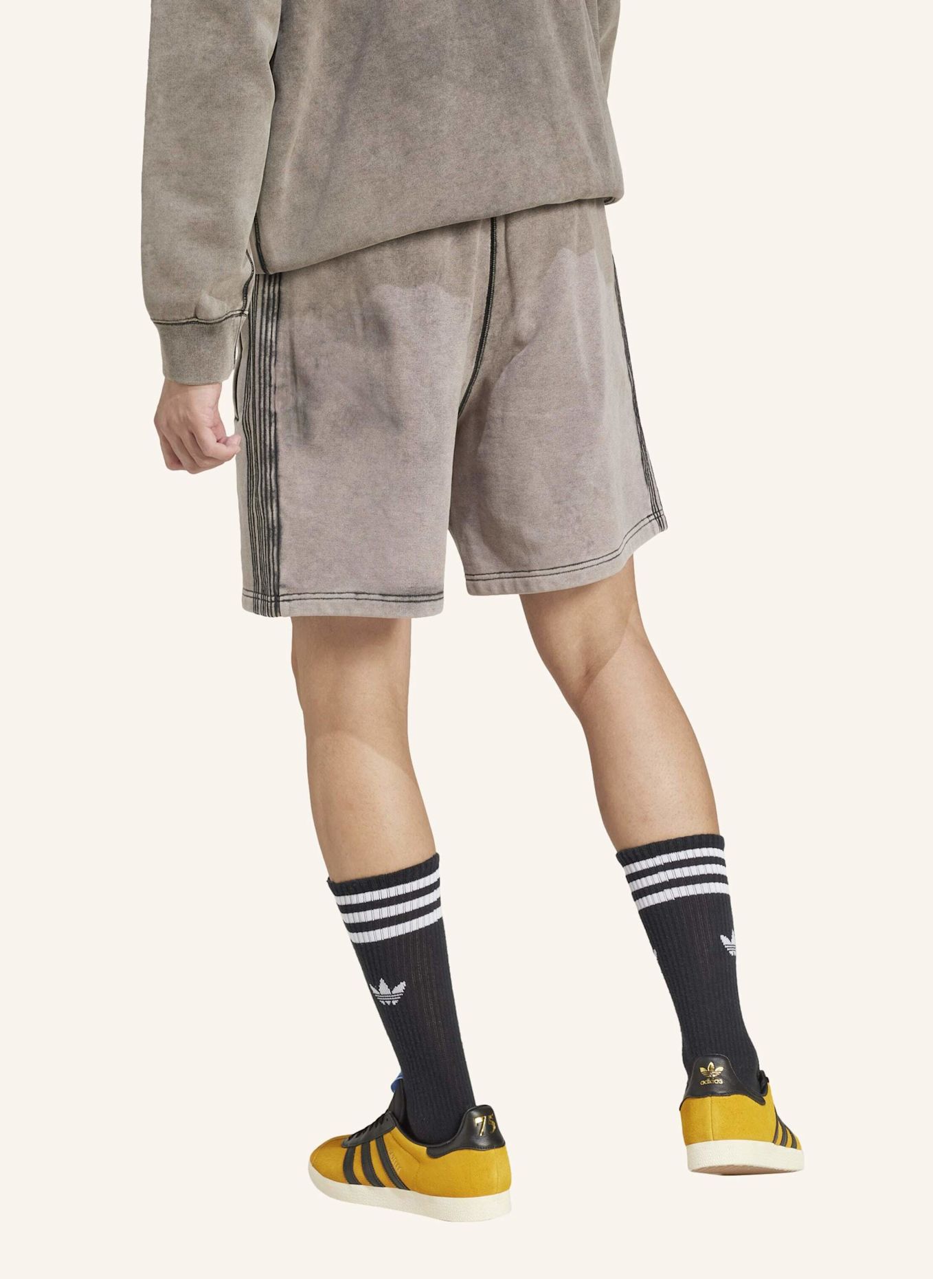 adidas Originals PREMIUM ESSENTIALS RETRO WASHED SHORTS: GRAU