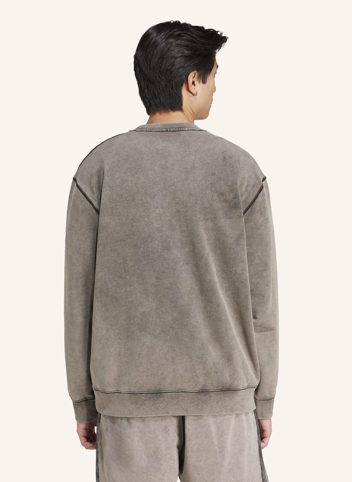 adidas Originals PREMIUM ESSENTIALS RETRO WASHED SWEATSHIRT MIT RUNDHALSAUSSCHNITT: SCHWARZ