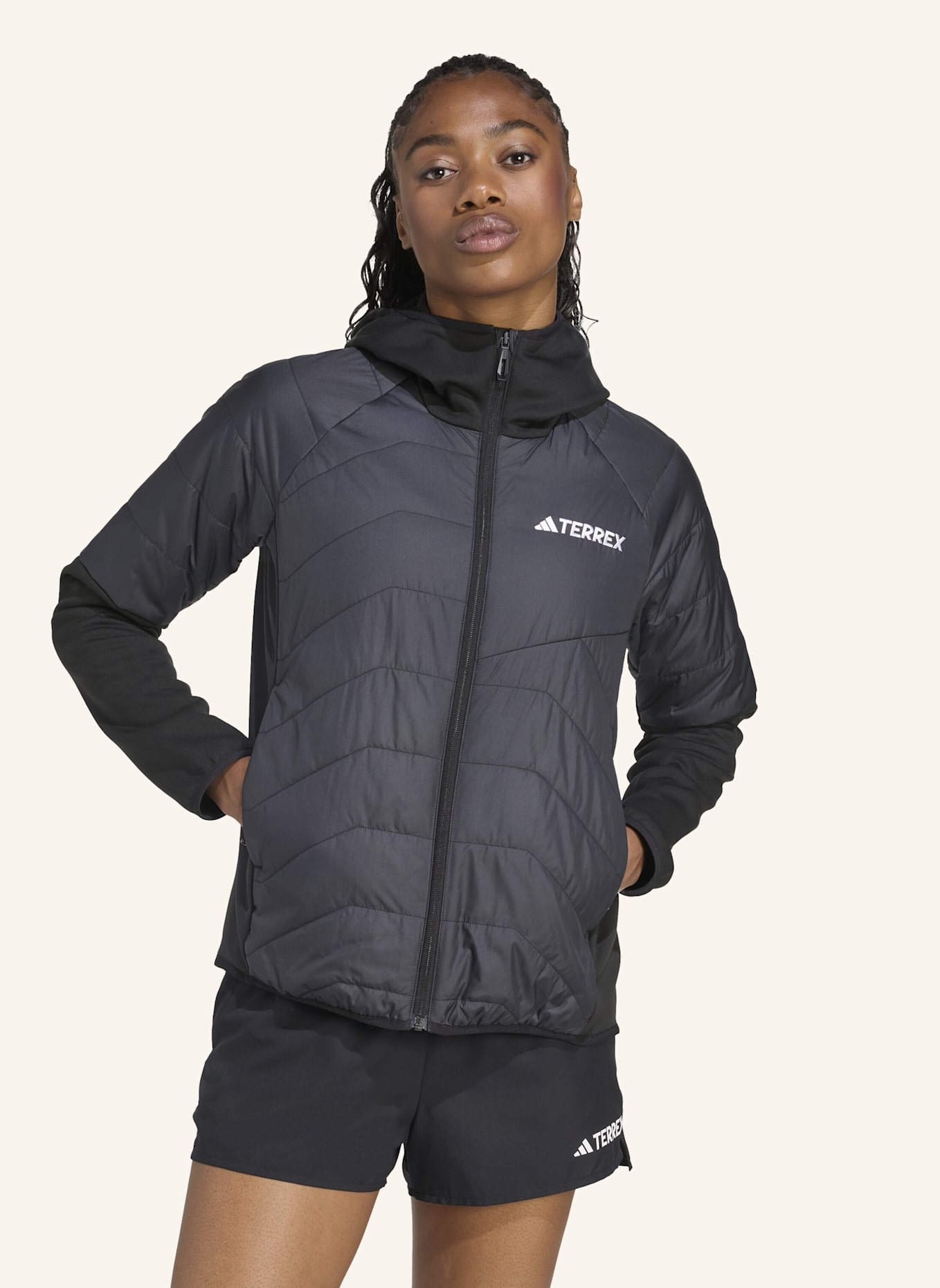 adidas TERREX TERREX MULTI CLIMAWARM ISOLIERENDE HYBRID-KAPUZENJACKE: SCHWARZ