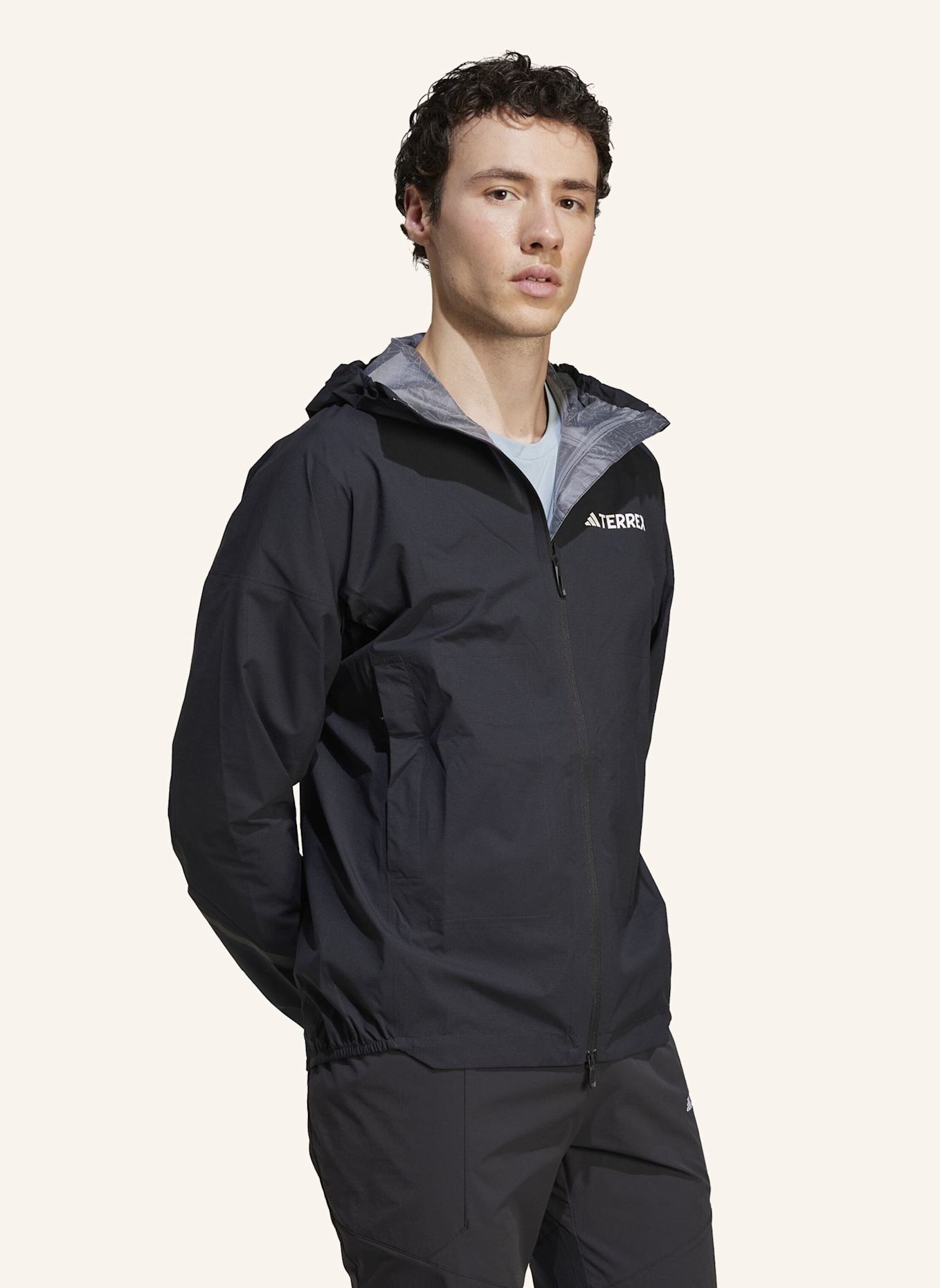 adidas TERREX TERREX XPERIOR 2.5 LAYER LIGHT CLIMAPROOF JACKE: SCHWARZ