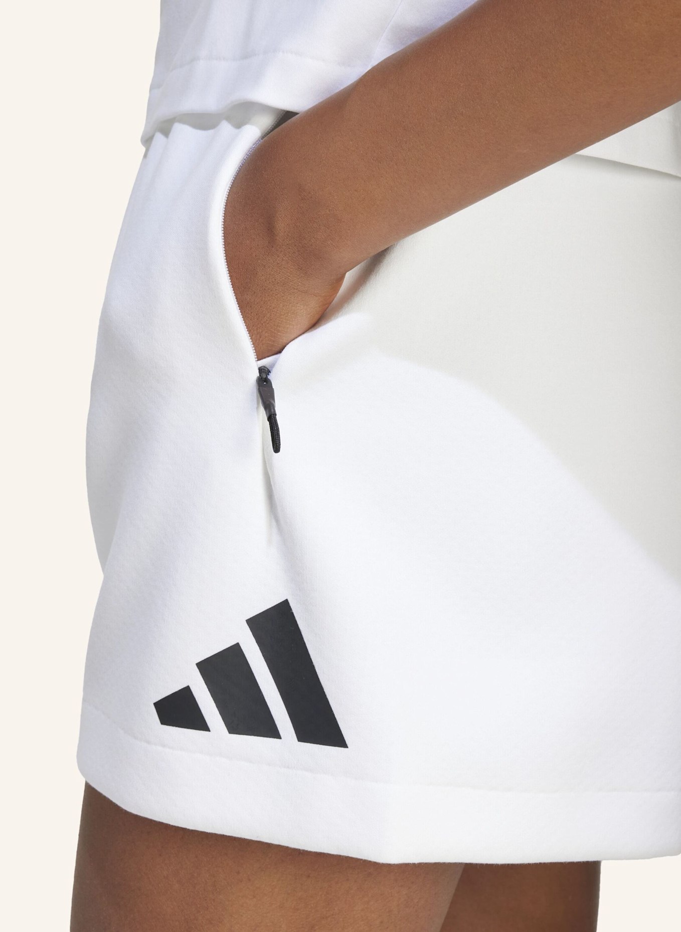 adidas Sweatshorts Z.N.E.: WEISS