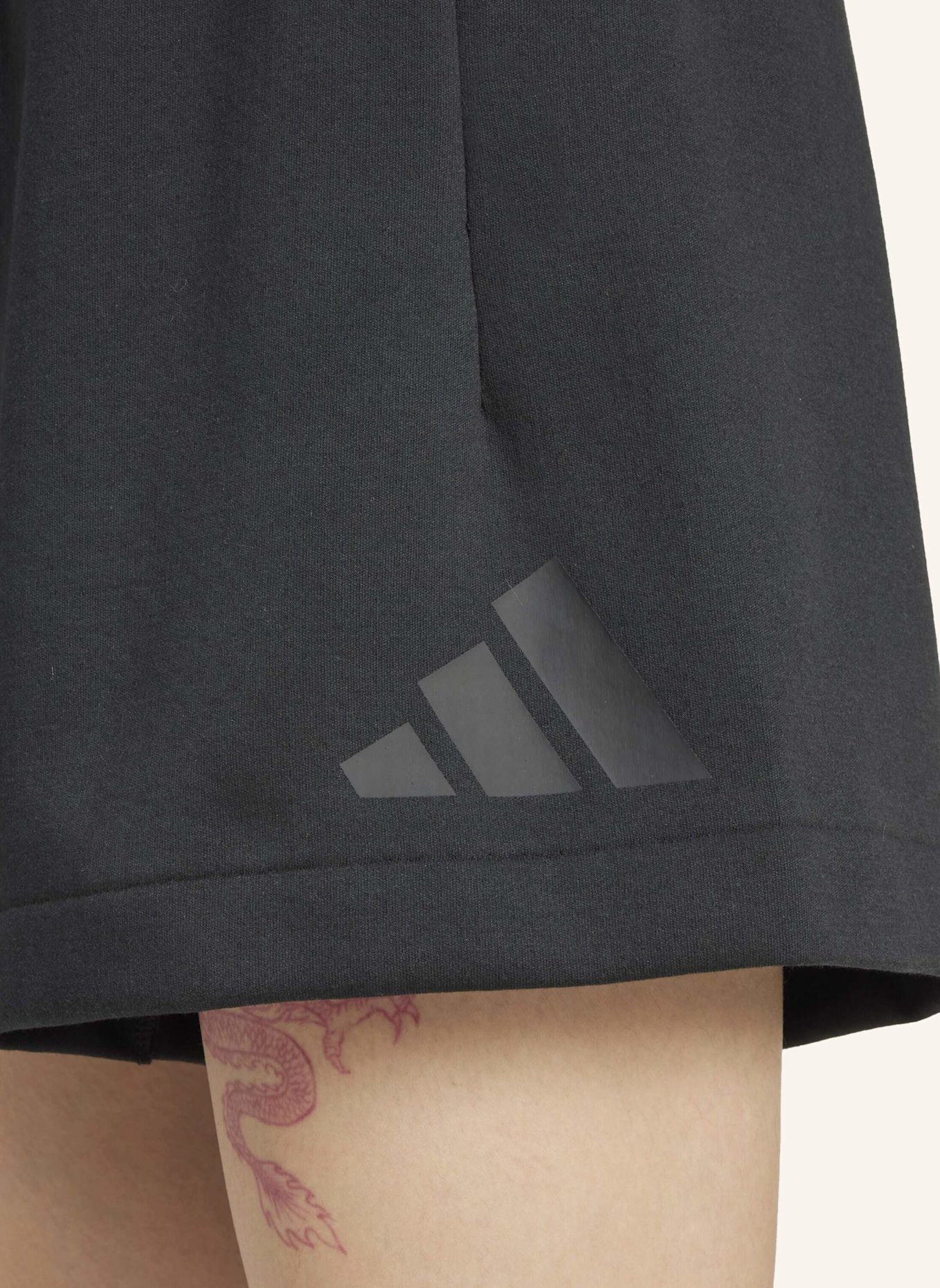 adidas Sweatshorts Z.N.E.: SCHWARZ