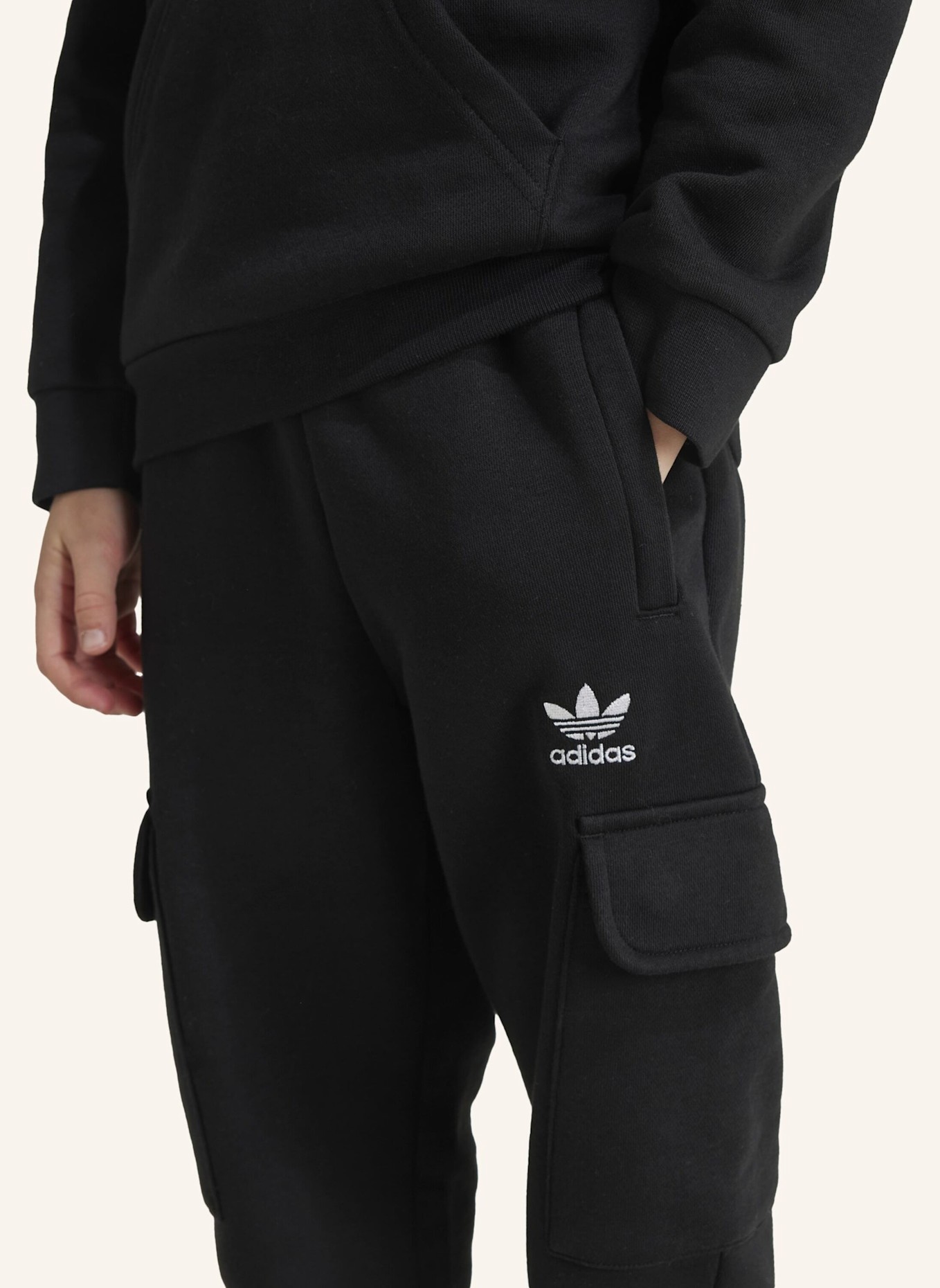 adidas Originals KIDS CARGO HOODIE-SET: SCHWARZ