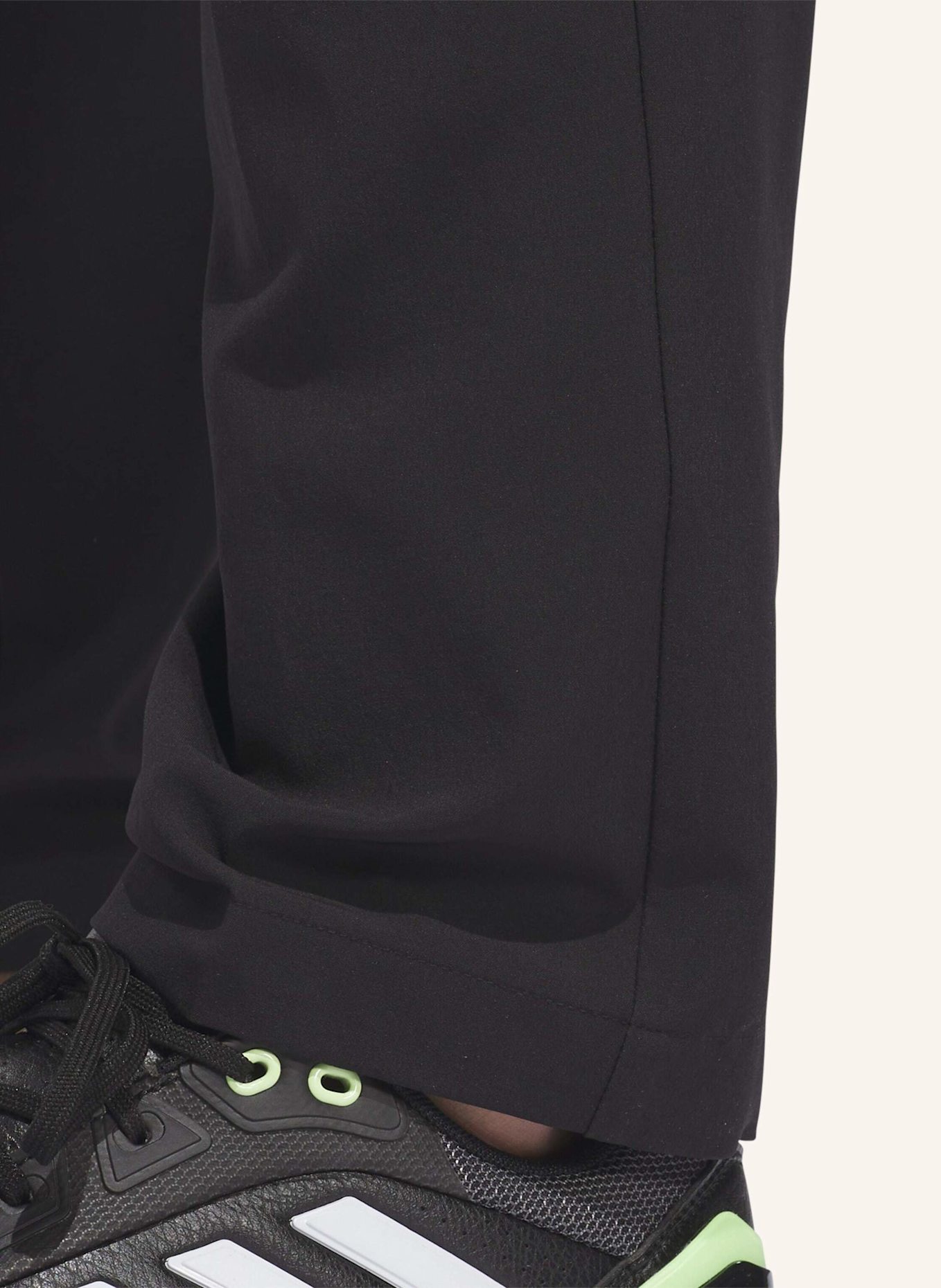 adidas ULTIMATE365 TAPERED GOLFHOSE: SCHWARZ