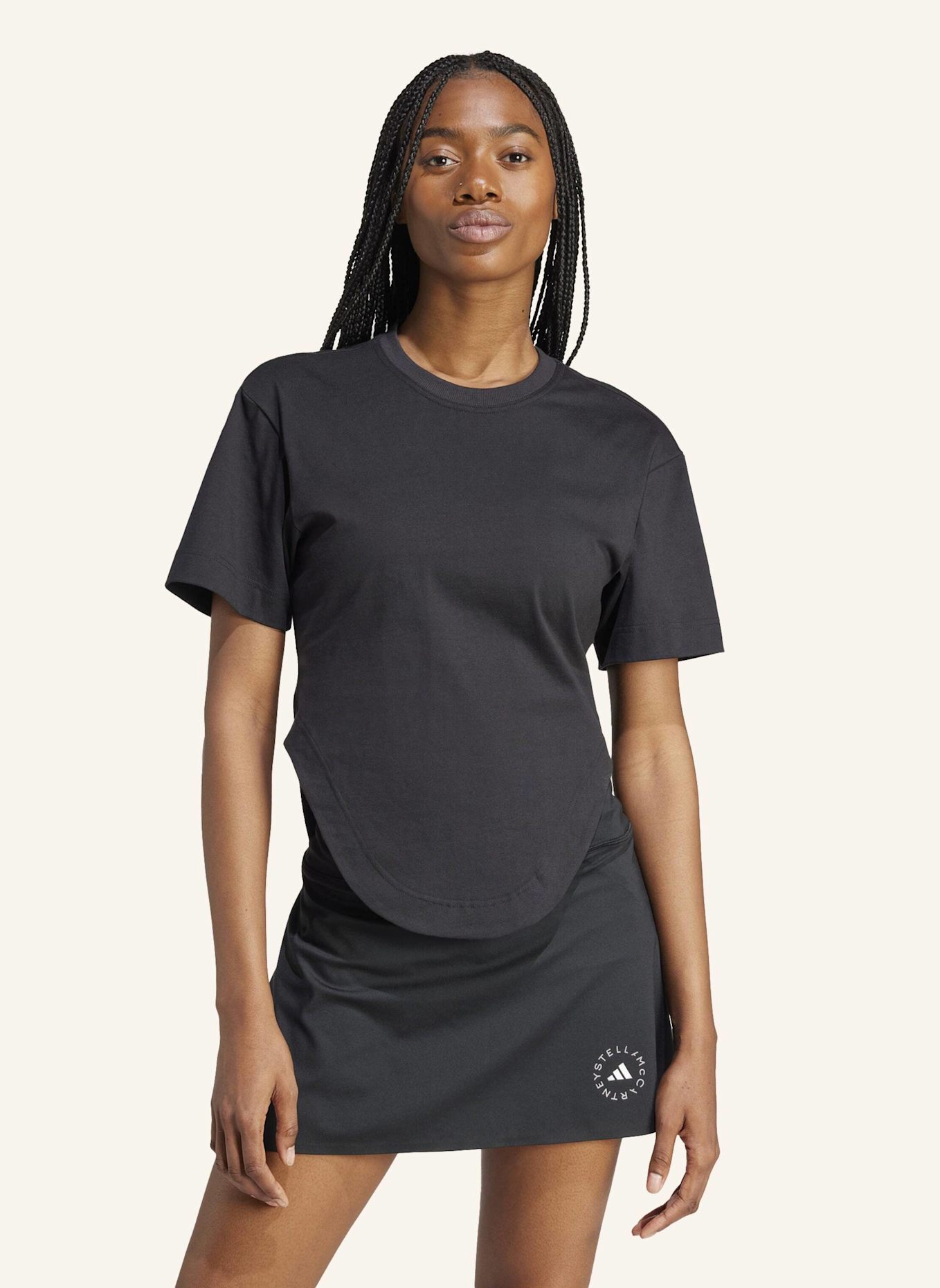 adidas by Stella McCartney ADIDAS BY STELLA MCCARTNEY SPORTSWEAR CURVED HEM T-SHIRT: SCHWARZ