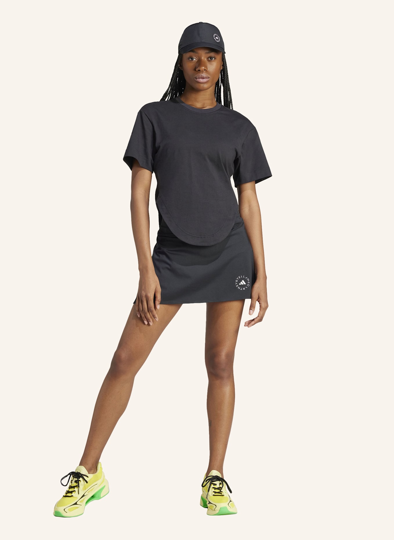 adidas by Stella McCartney ADIDAS BY STELLA MCCARTNEY SPORTSWEAR CURVED HEM T-SHIRT: SCHWARZ