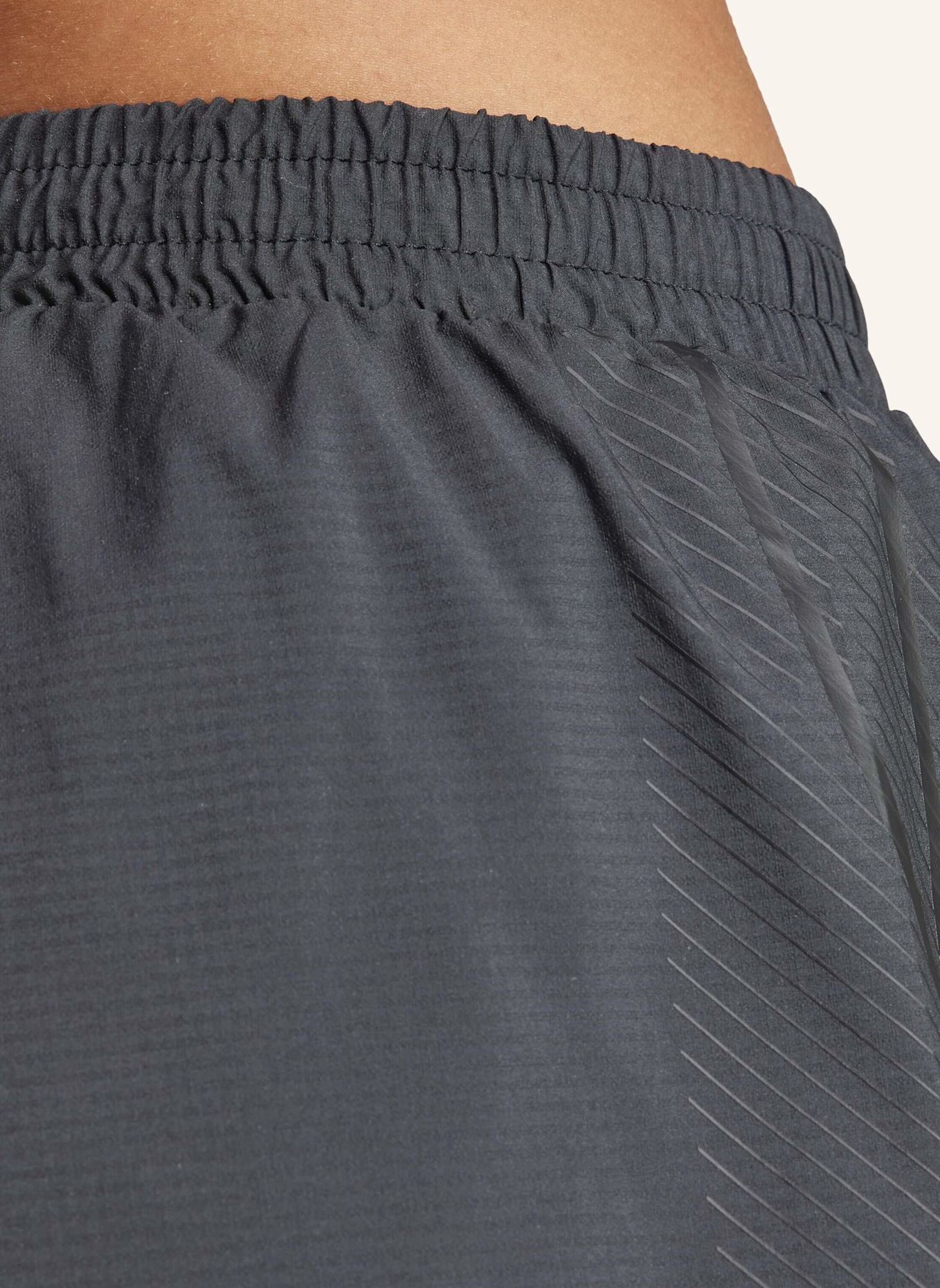 adidas by Stella McCartney ADIDAS BY STELLA MCCARTNEY TRUEPACE RUNNING SHORTS: SCHWARZ