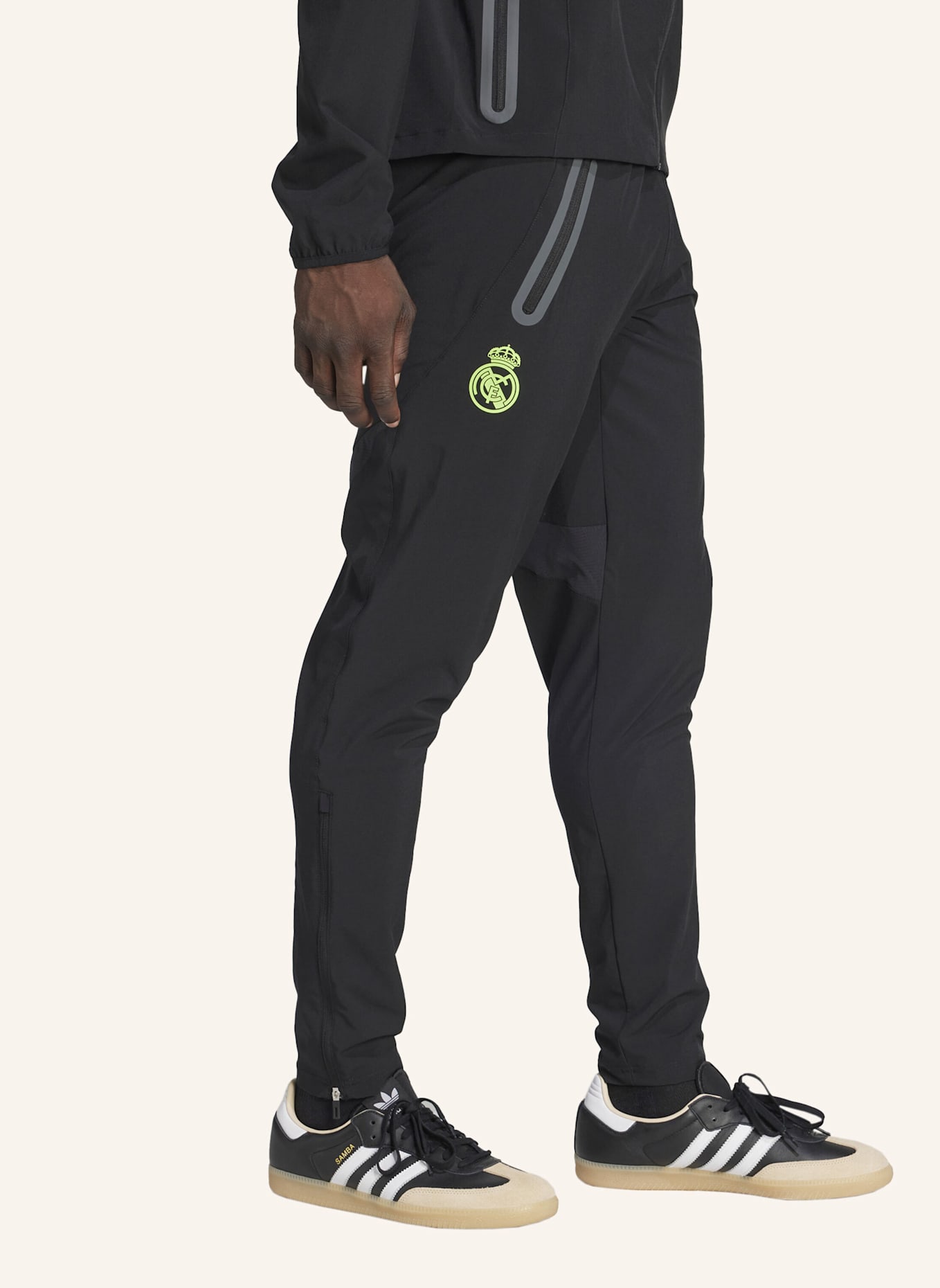 adidas REAL MADRID TIRO 25 PRO VIS TECH TRAVEL HOSE: SCHWARZ