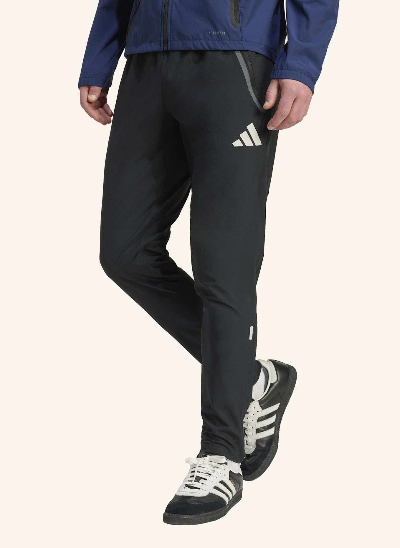 adidas ARSENAL TIRO 25 COMPETITION VIS TECH TRAVEL HOSE: SCHWARZ