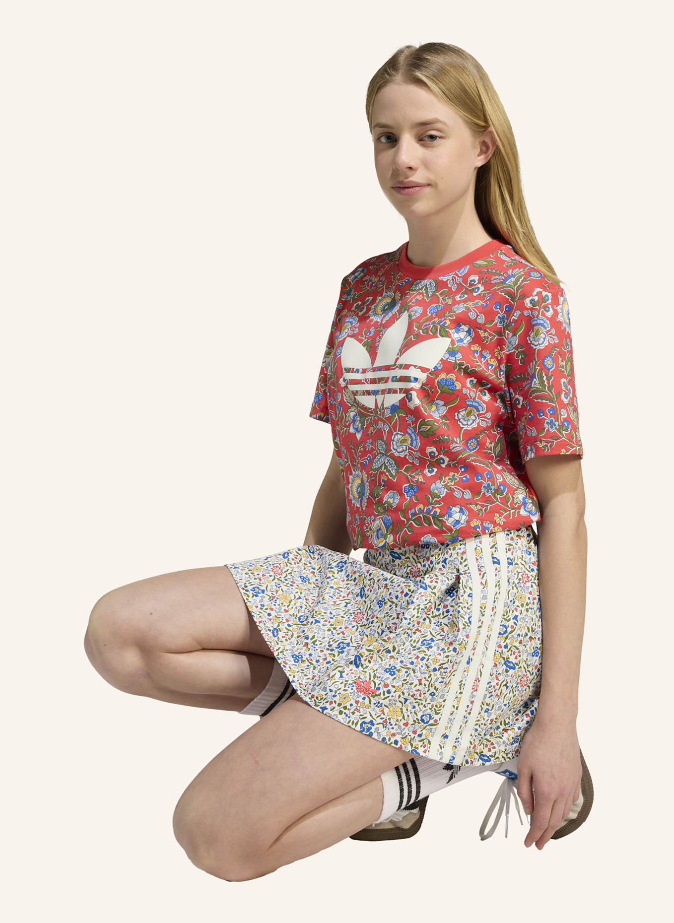 adidas Originals ADIDAS ORIGINALS X LIBERTY LONDON KIDS ROCK: WEISS/ ROT