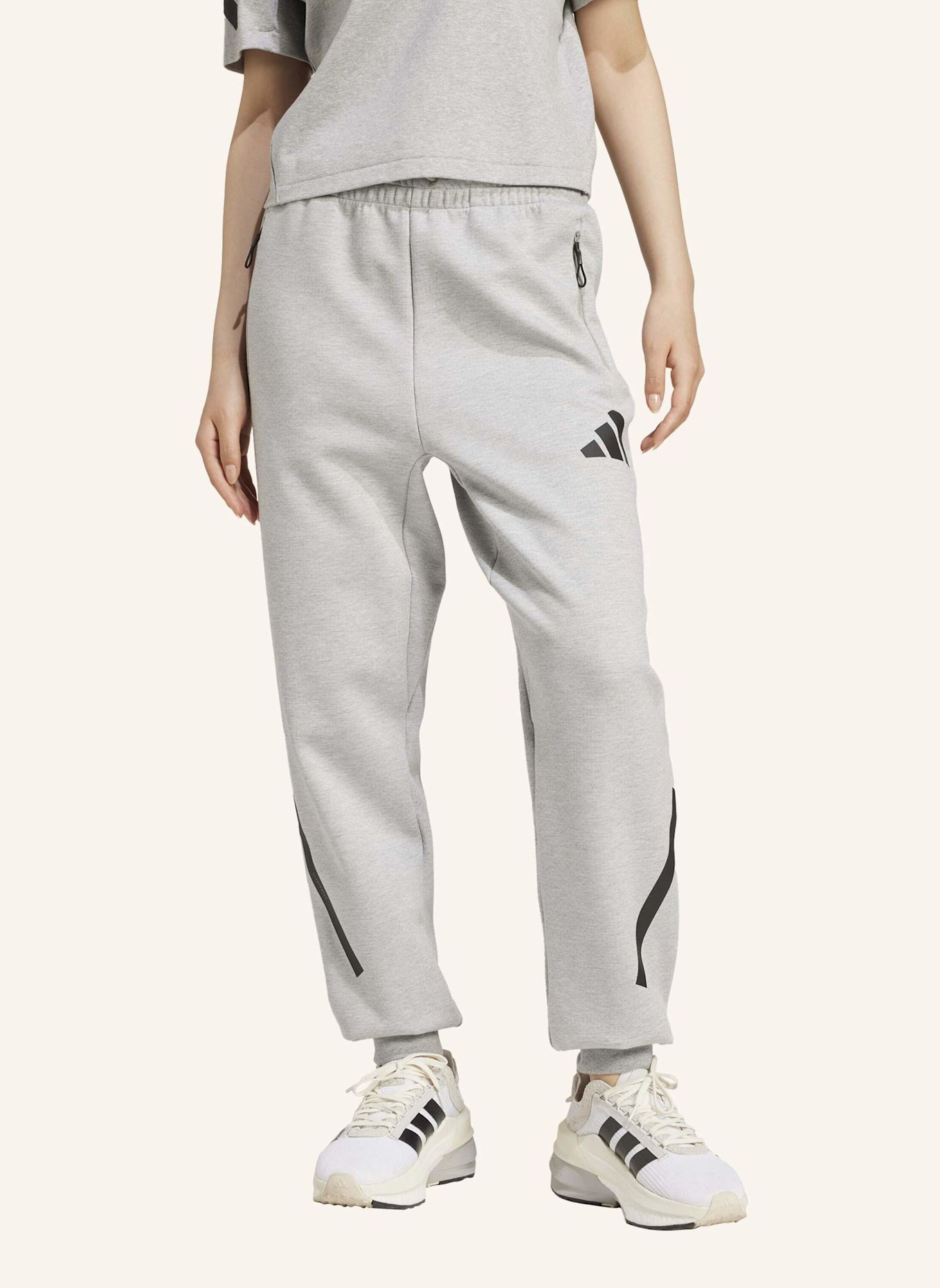 adidas Sweatpants Z.N.E.: GRAU