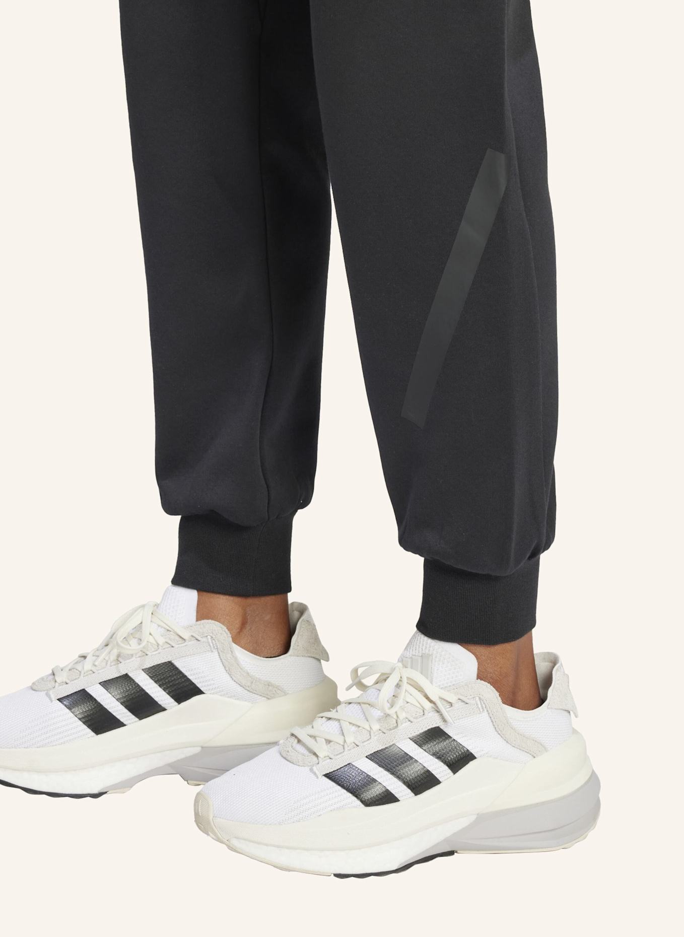 adidas Sweatpants Z.N.E.: SCHWARZ