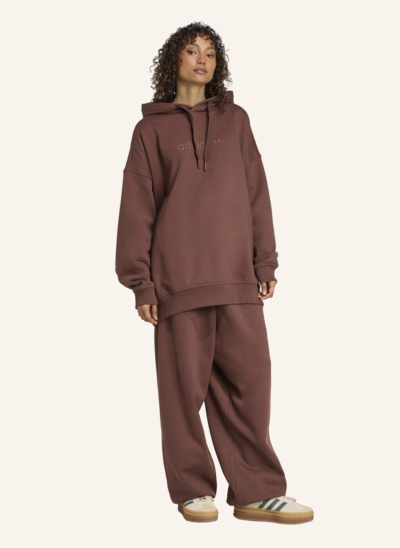 adidas Originals ESSENTIALS LINEAR OVERSIZED JOGGINGHOSE: BRAUN