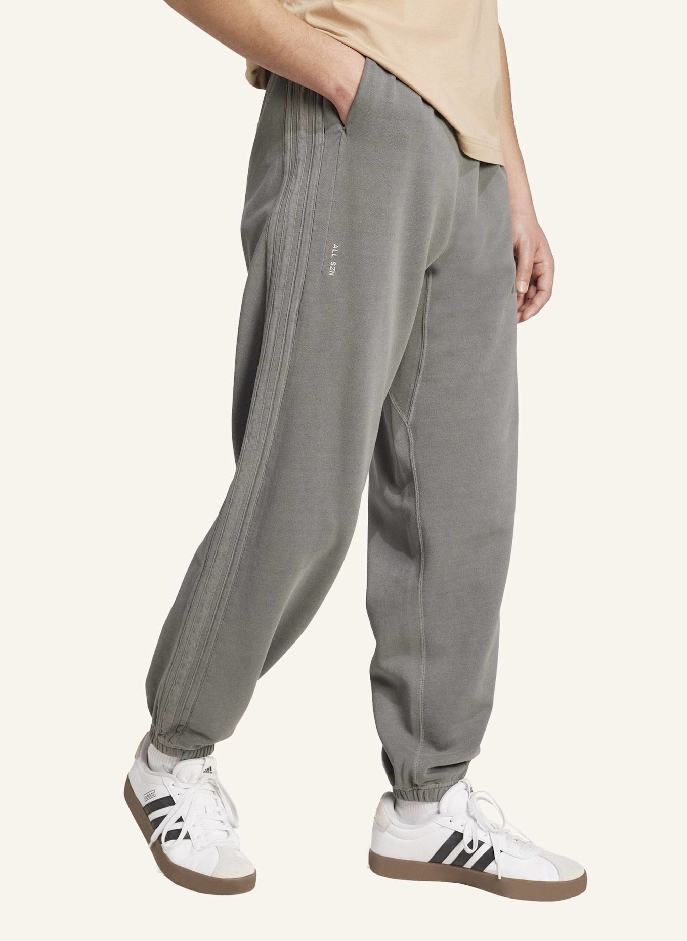 adidas ALL SZN FRENCH TERRY WASHED LOOSE HOSE: SCHWARZ