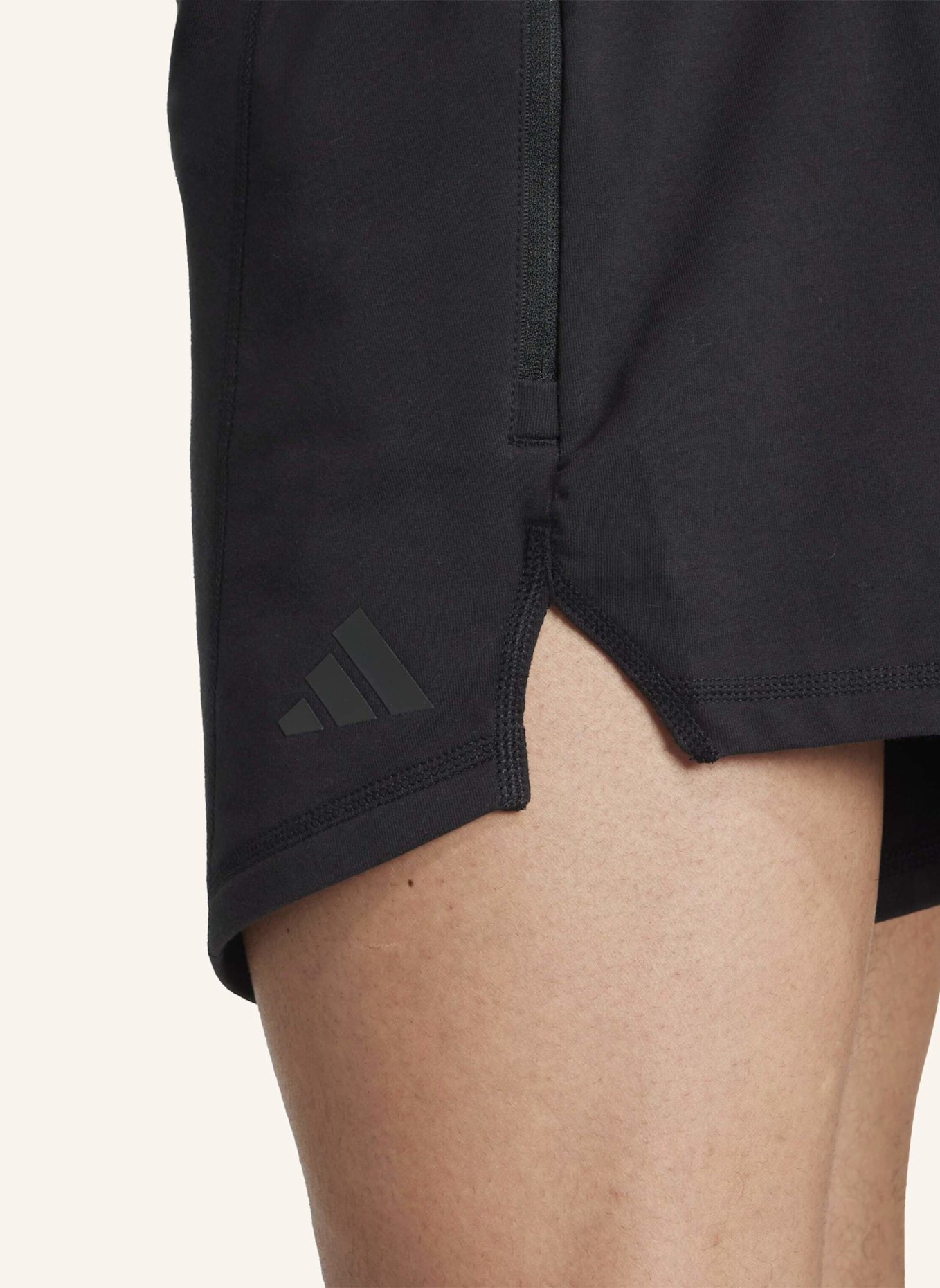 adidas D4T X SHORTS: SCHWARZ