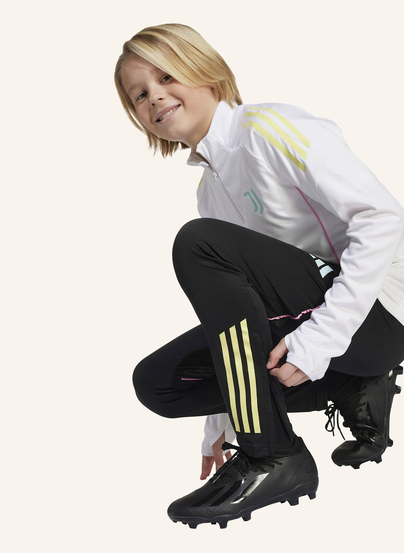 adidas JUVENTUS TURIN TIRO 25 COMPETITION KIDS TRAININGSHOSE: SCHWARZ