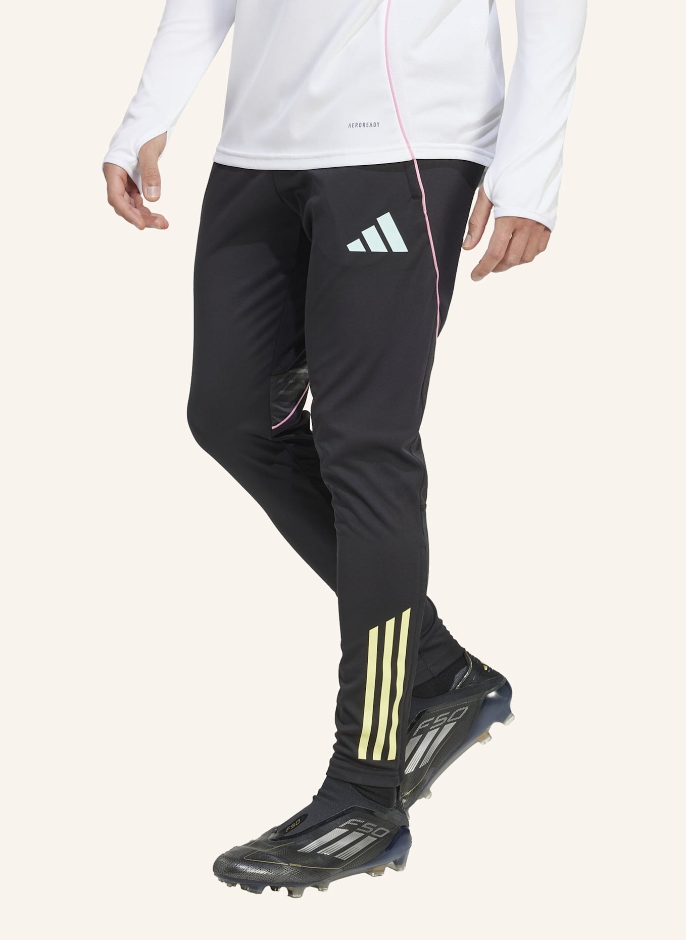 adidas JUVENTUS TURIN TIRO 25 COMPETITION TRAININGSHOSE: SCHWARZ