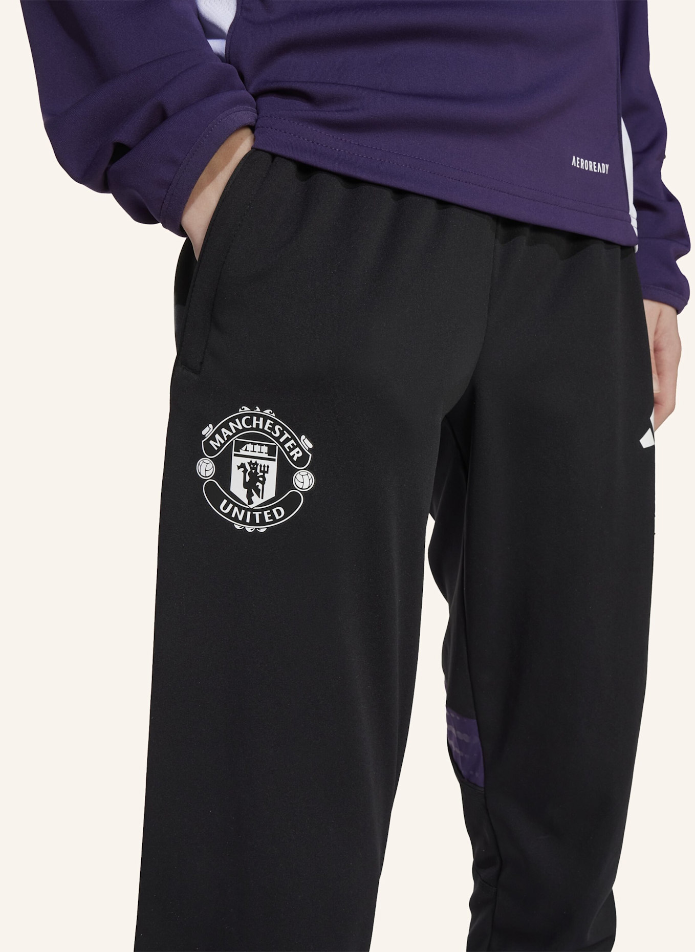 adidas MANCHESTER UNITED TIRO 25 COMPETITION KIDS TRAININGSHOSE: SCHWARZ/ LILA