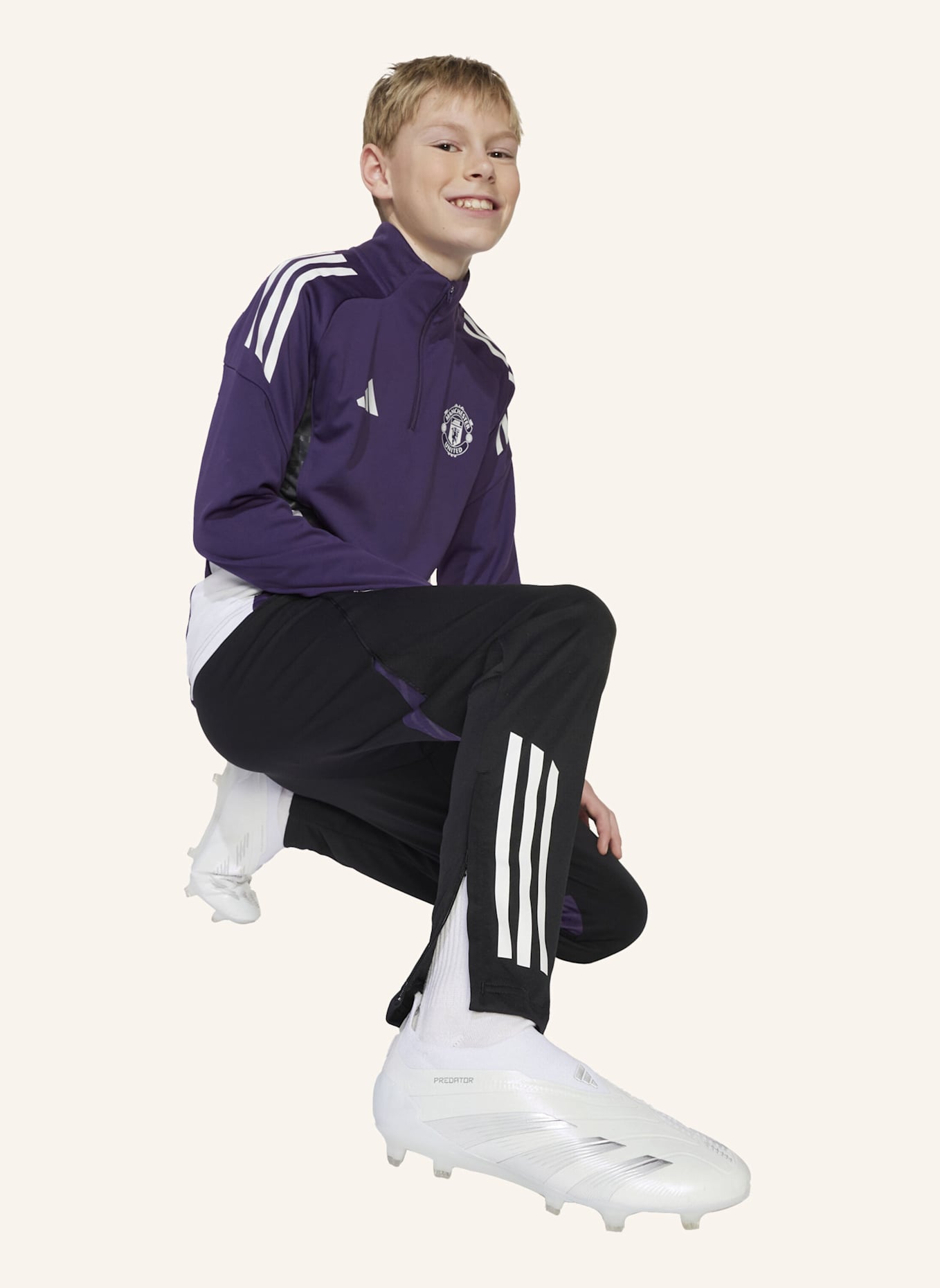 adidas MANCHESTER UNITED TIRO 25 COMPETITION KIDS TRAININGSHOSE: SCHWARZ/ LILA