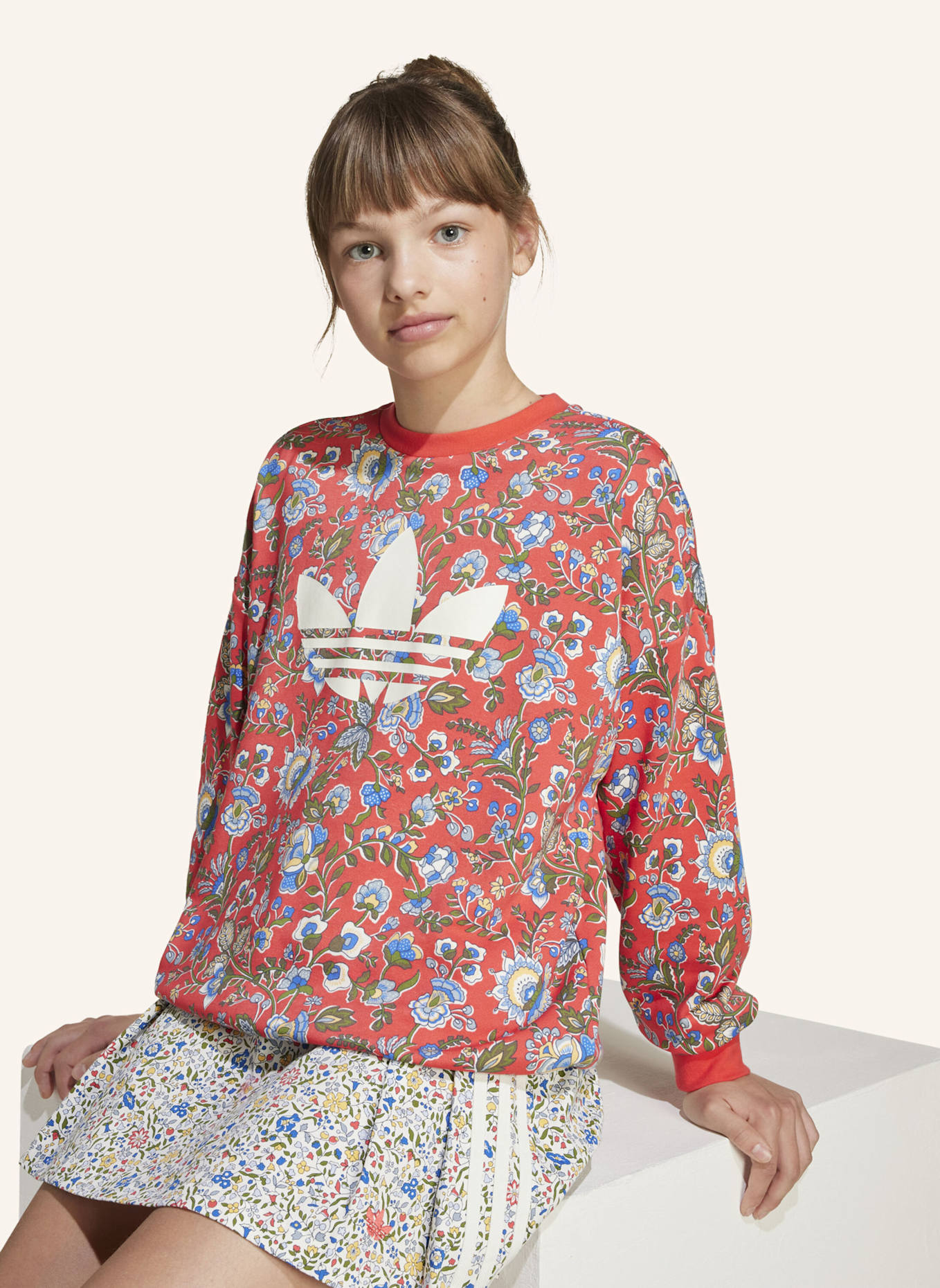 adidas Originals ADIDAS ORIGINALS X LIBERTY LONDON KIDS SWEATSHIRT: ROT