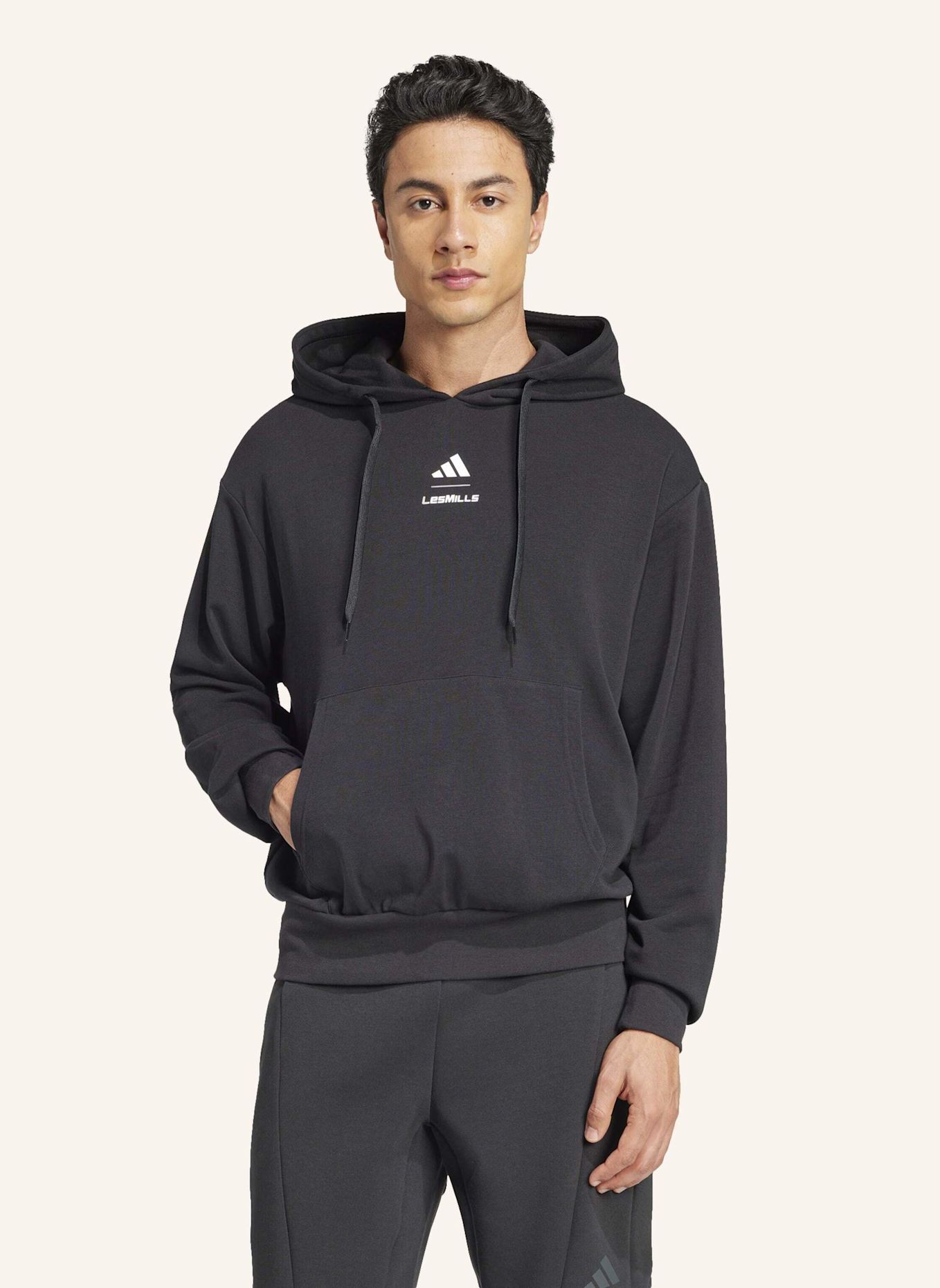 adidas LES MILLS GRAPHIC HOODIE: SCHWARZ