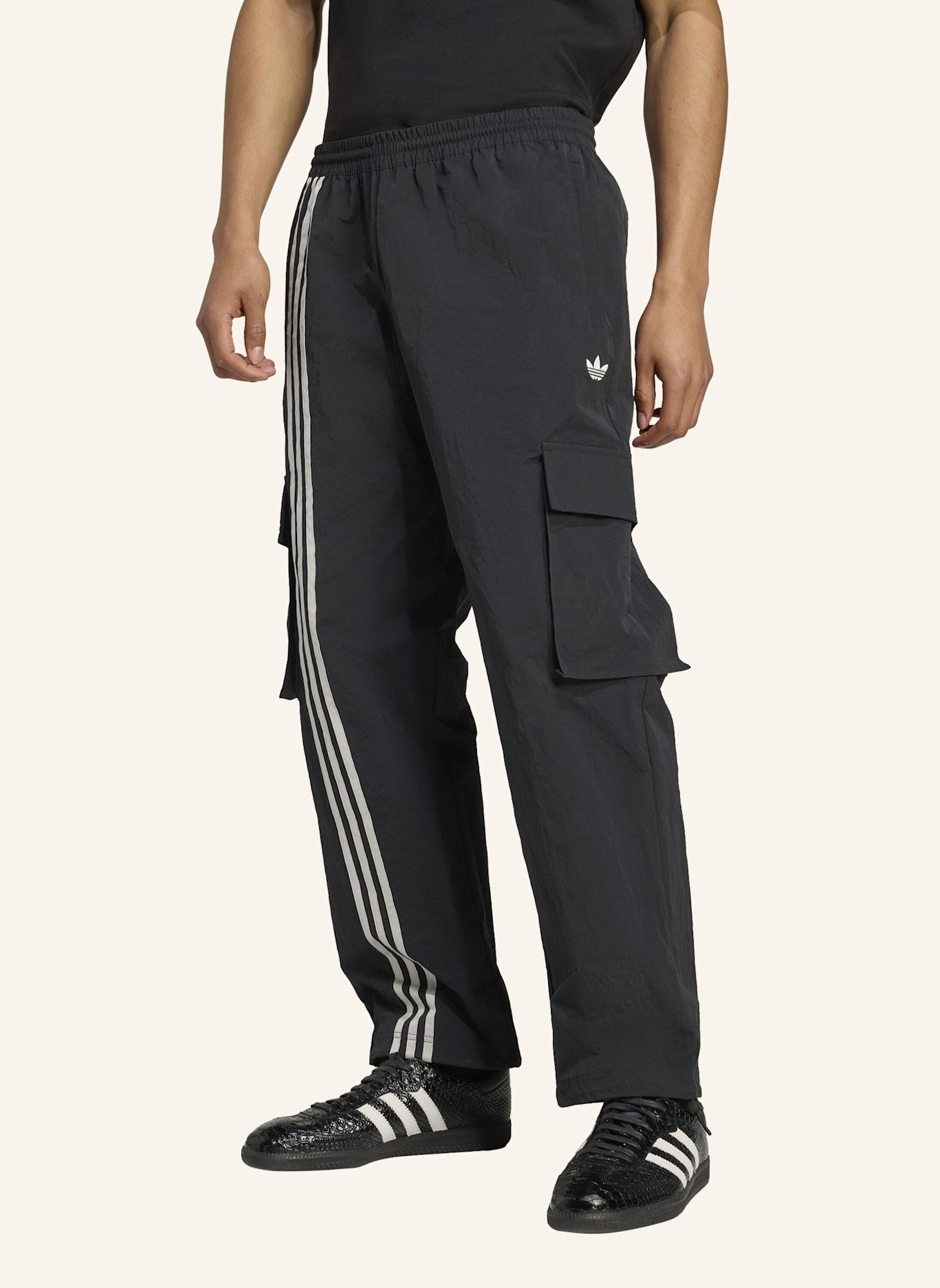 adidas Originals FRONT STRIPES WOVEN CARGOHOSE: SCHWARZ