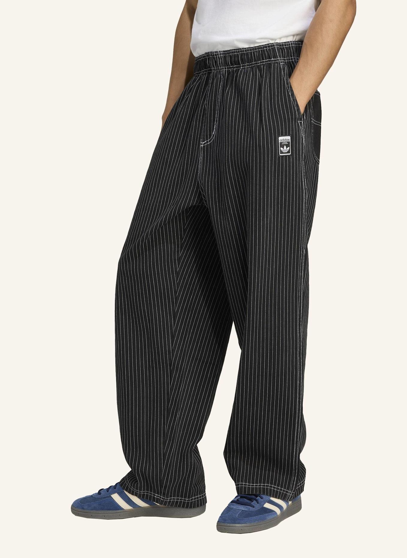 adidas Originals WABASH LOOSE CHINO: SCHWARZ