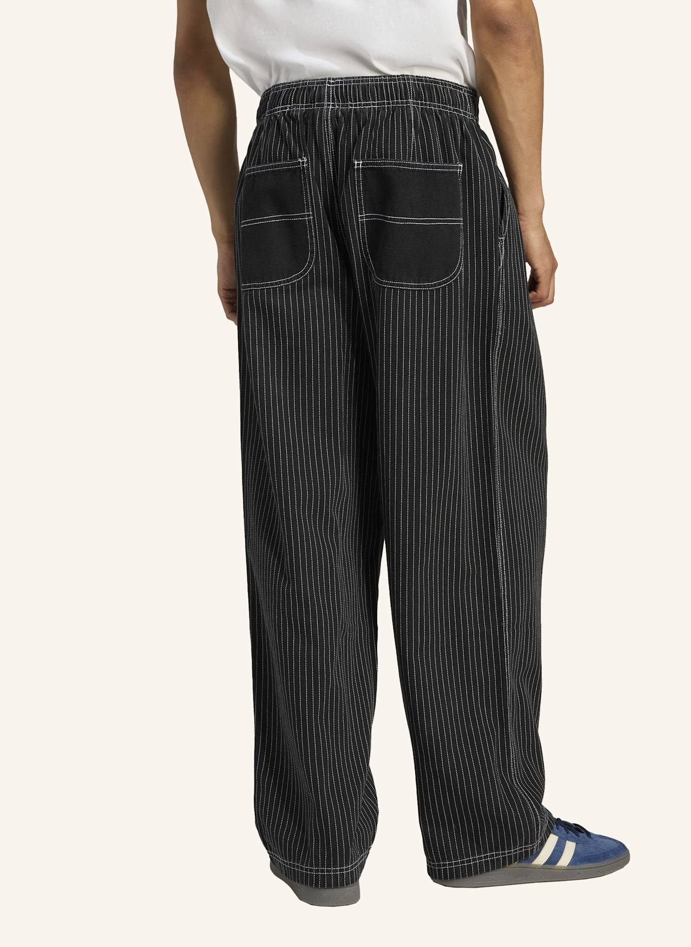 adidas Originals WABASH LOOSE CHINO: SCHWARZ