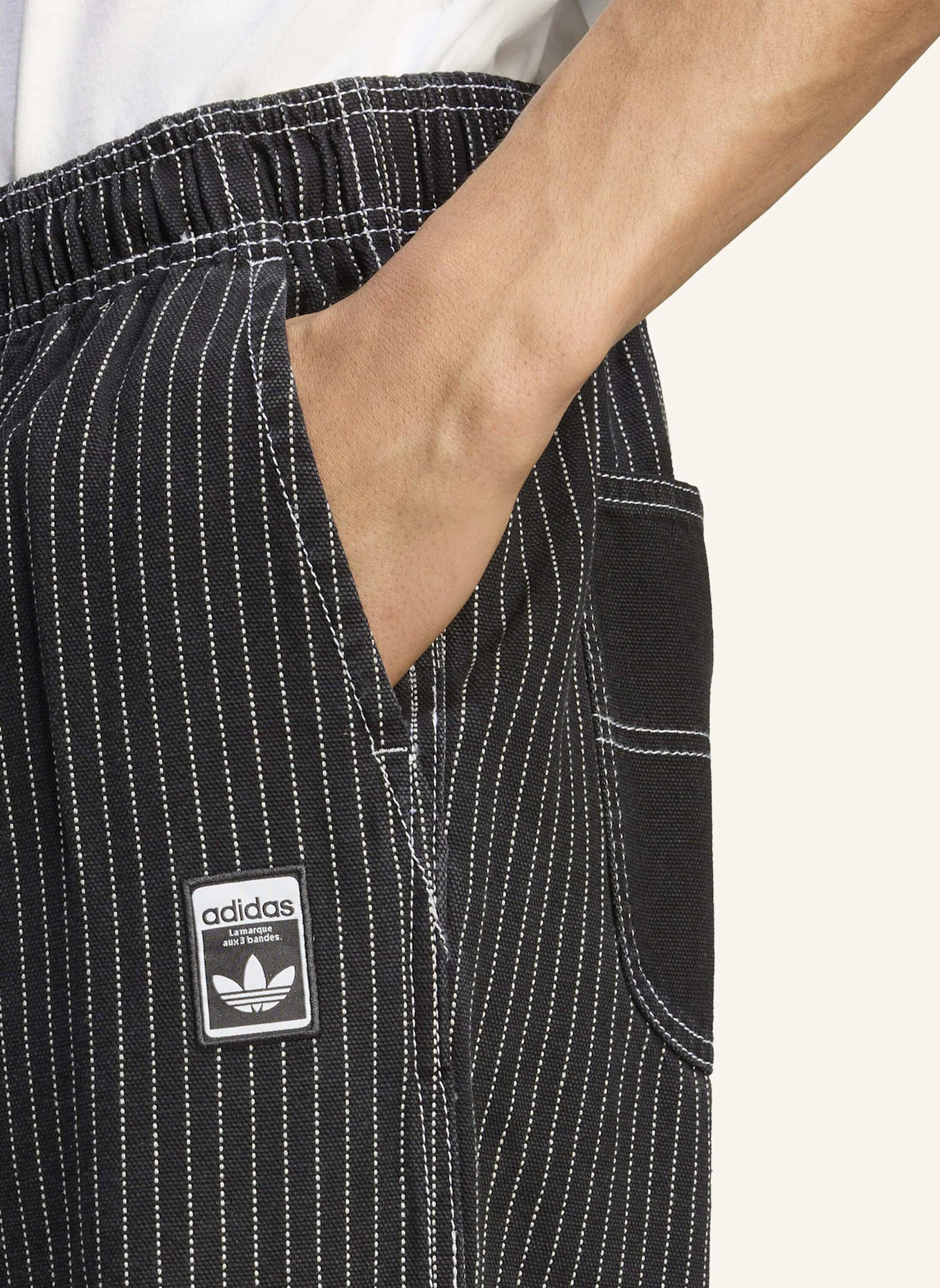 adidas Originals WABASH LOOSE CHINO: SCHWARZ