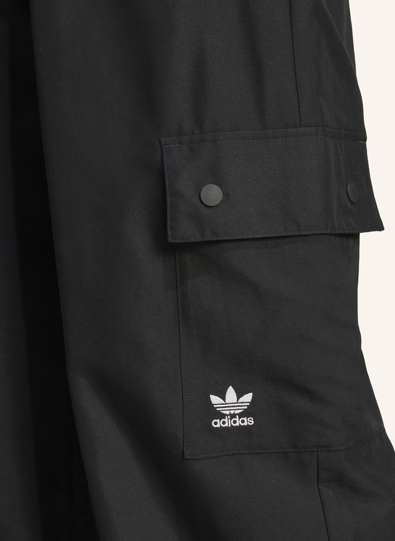 adidas Originals ESSENTIALS WOVEN CARGOHOSE: SCHWARZ