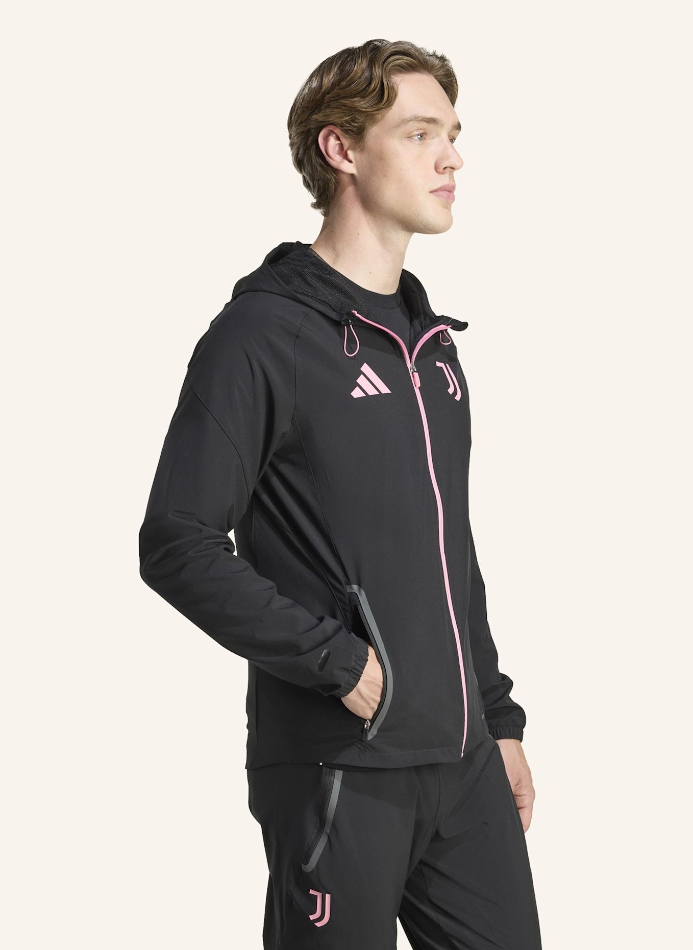 adidas JUVENTUS TURIN TIRO 25 COMPETITION VIS TECH TRAVEL JACKE: SCHWARZ