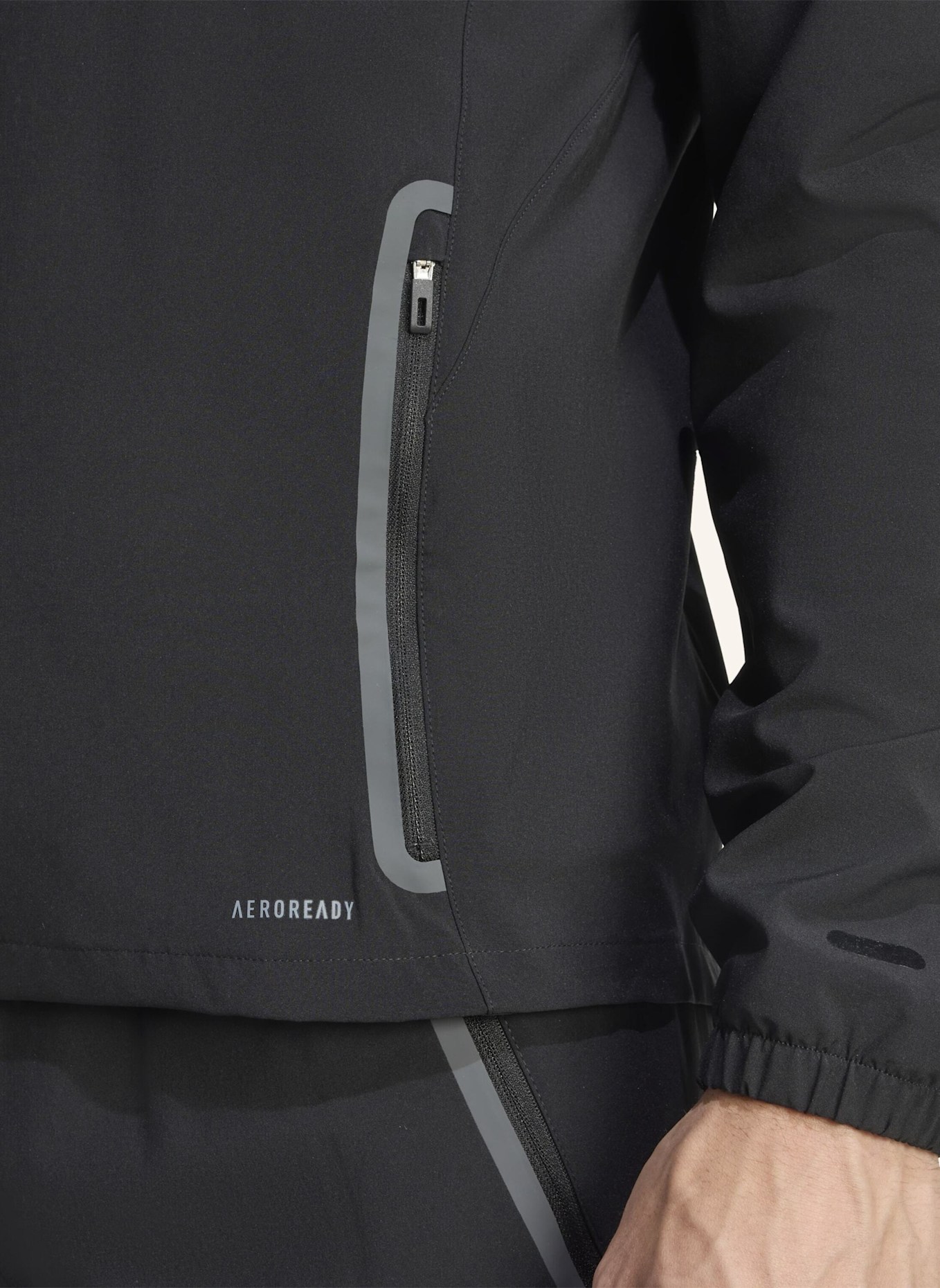 adidas JUVENTUS TURIN TIRO 25 COMPETITION VIS TECH TRAVEL JACKE: SCHWARZ