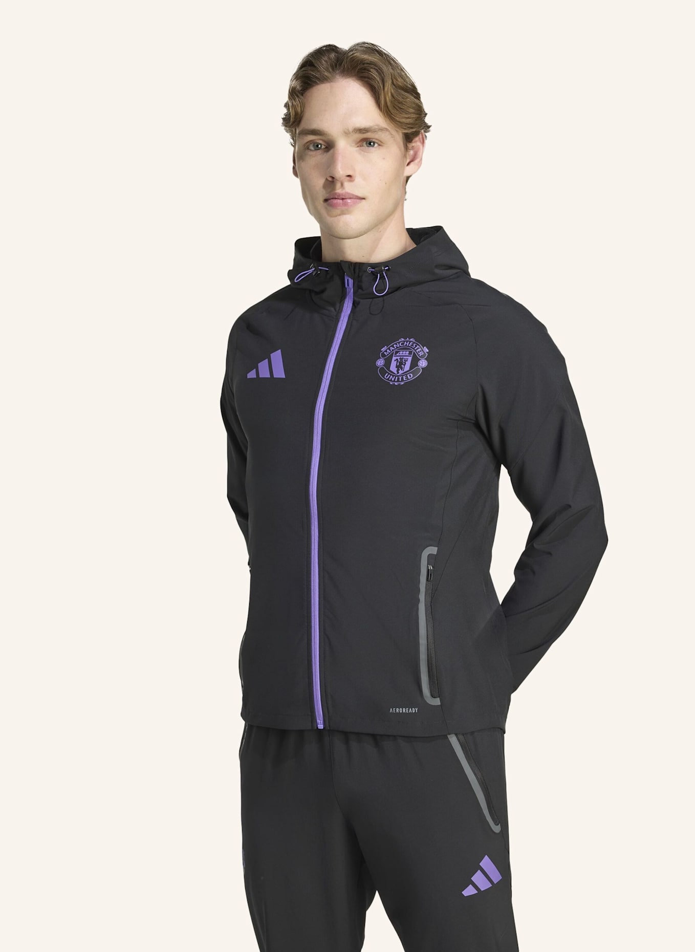 adidas MANCHESTER UNITED TIRO 25 COMPETITION VIS TECH TRAVEL JACKE: SCHWARZ