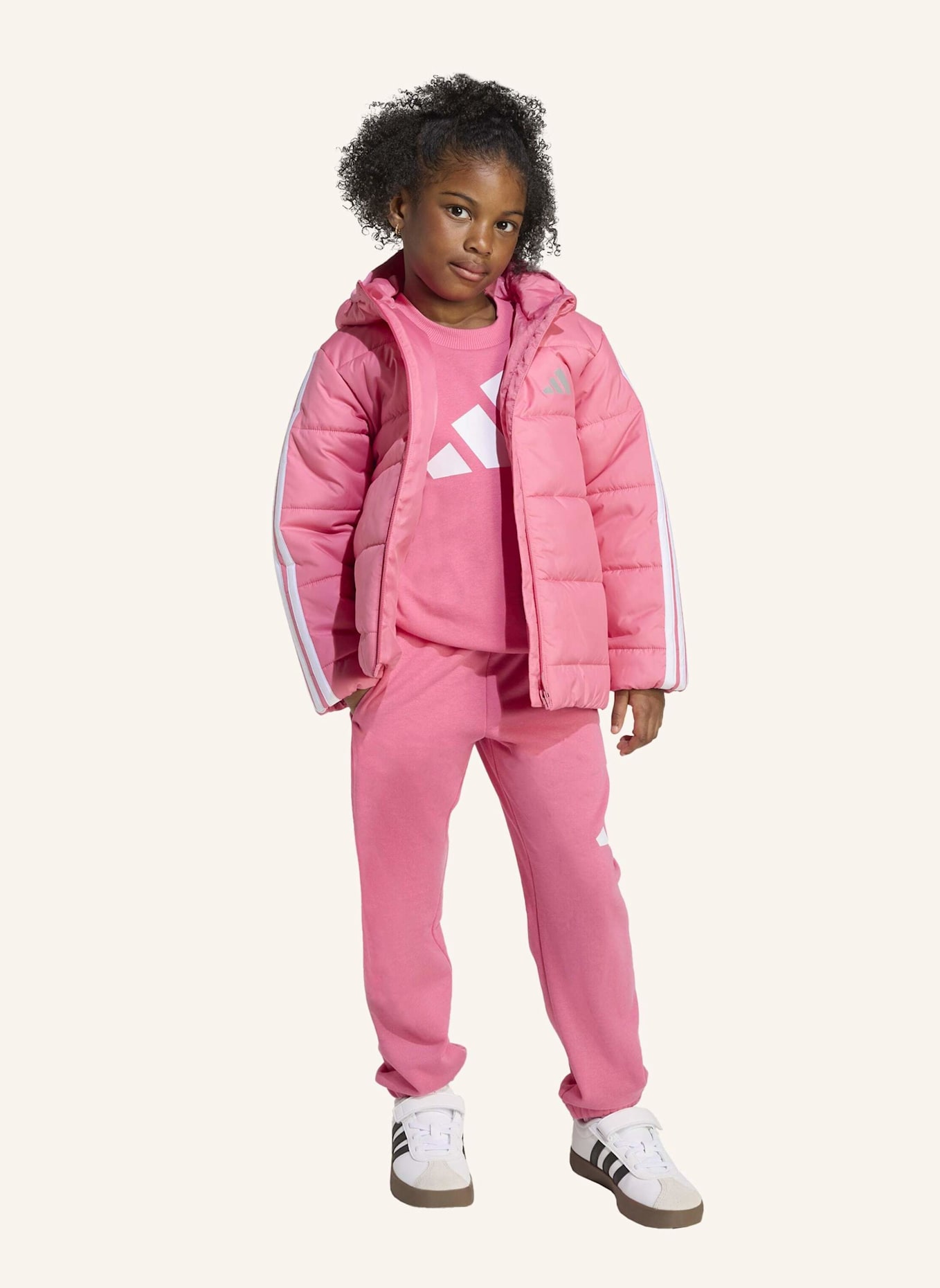 adidas ESSENTIALS 3-STREIFEN GEFÜTTERTE KINDERJACKE: ROSA/ WEISS