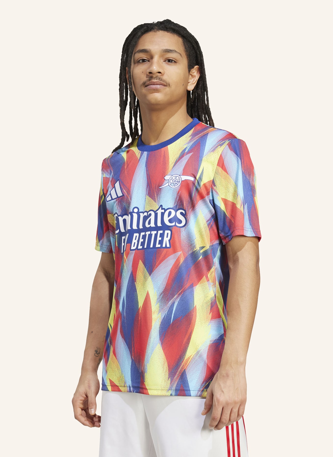 adidas ARSENAL 25/26 PRE-MATCH-SHIRT: BLAU/ ROT/ GELB