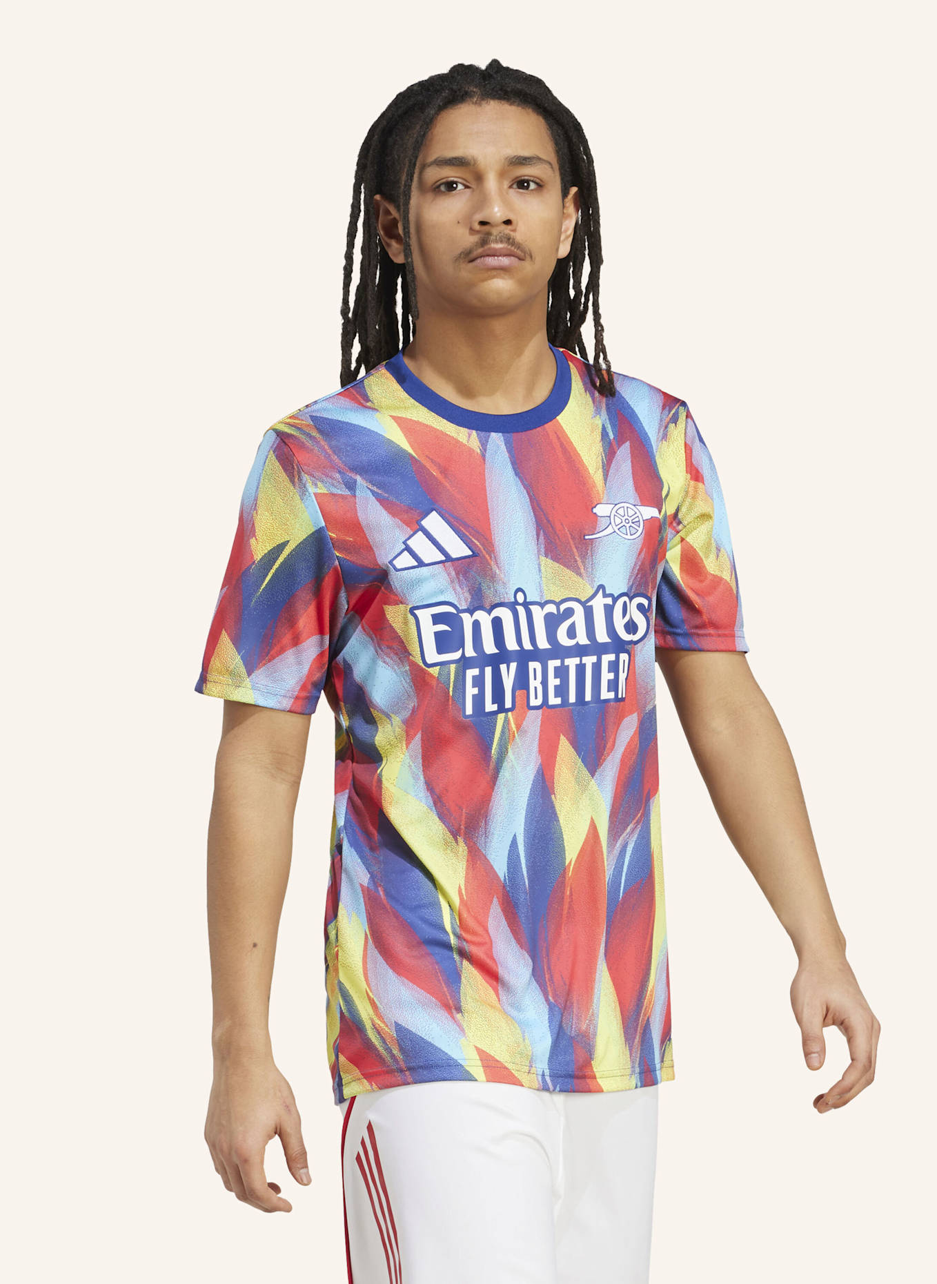 adidas ARSENAL 25/26 PRE-MATCH-SHIRT: BLAU/ ROT/ GELB