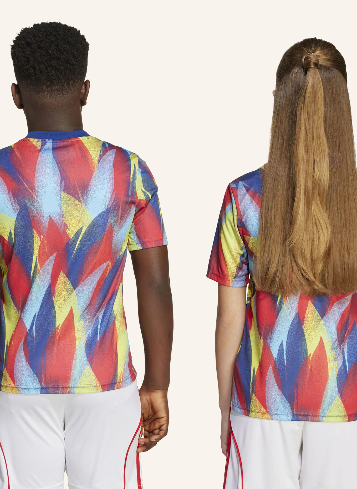 adidas ARSENAL 25/26 PRE-MATCH-SHIRT: BLAU/ ROT/ GELB