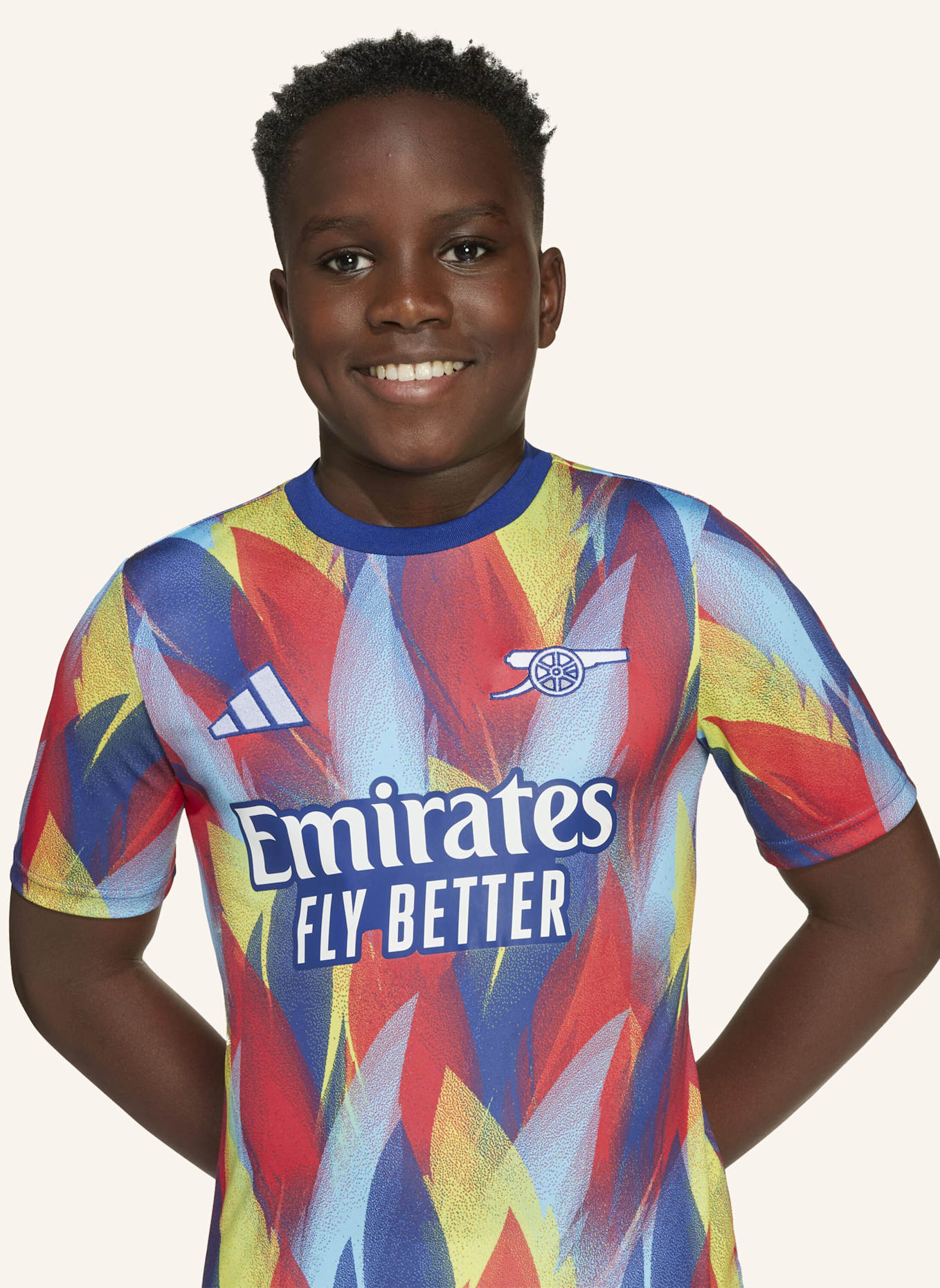 adidas ARSENAL 25/26 PRE-MATCH-SHIRT: BLAU/ ROT/ GELB