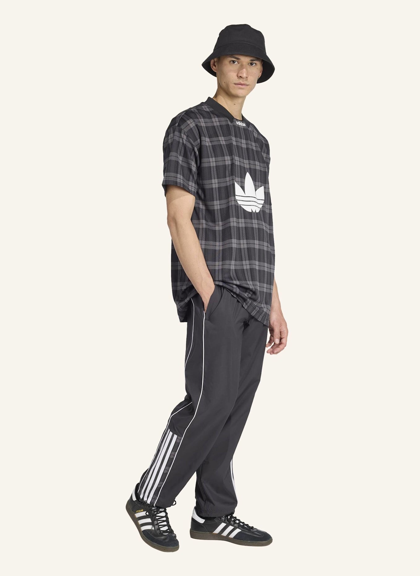 adidas Originals TARTAN LÄSSIGE TRAININGSHOSE: SCHWARZ