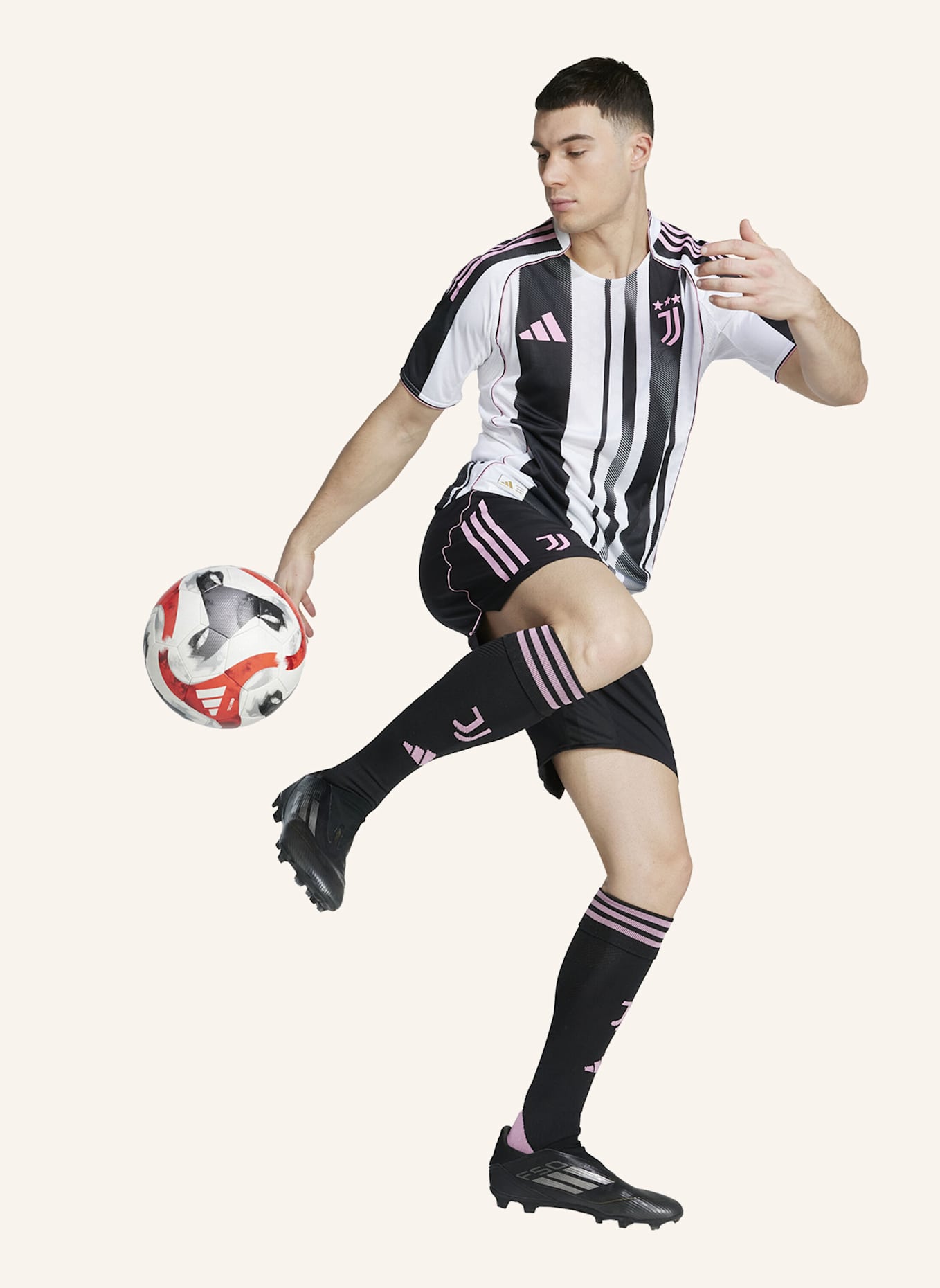 adidas JUVENTUS TURIN 25/26 HEIMTRIKOT AUTHENTIC: WEISS/ SCHWARZ