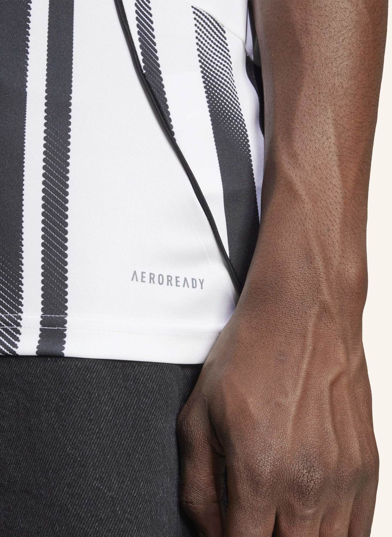 adidas JUVENTUS TURIN 25/26 HEIMTRIKOT: WEISS/ SCHWARZ