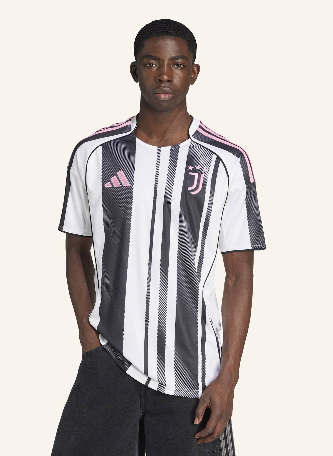 adidas JUVENTUS TURIN 25/26 HEIMTRIKOT: WEISS/ SCHWARZ